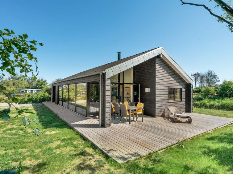 Search and Stay destination Lønstrup, Denmark from . "Ilmarinen" - 400m from the sea in NW Jutland