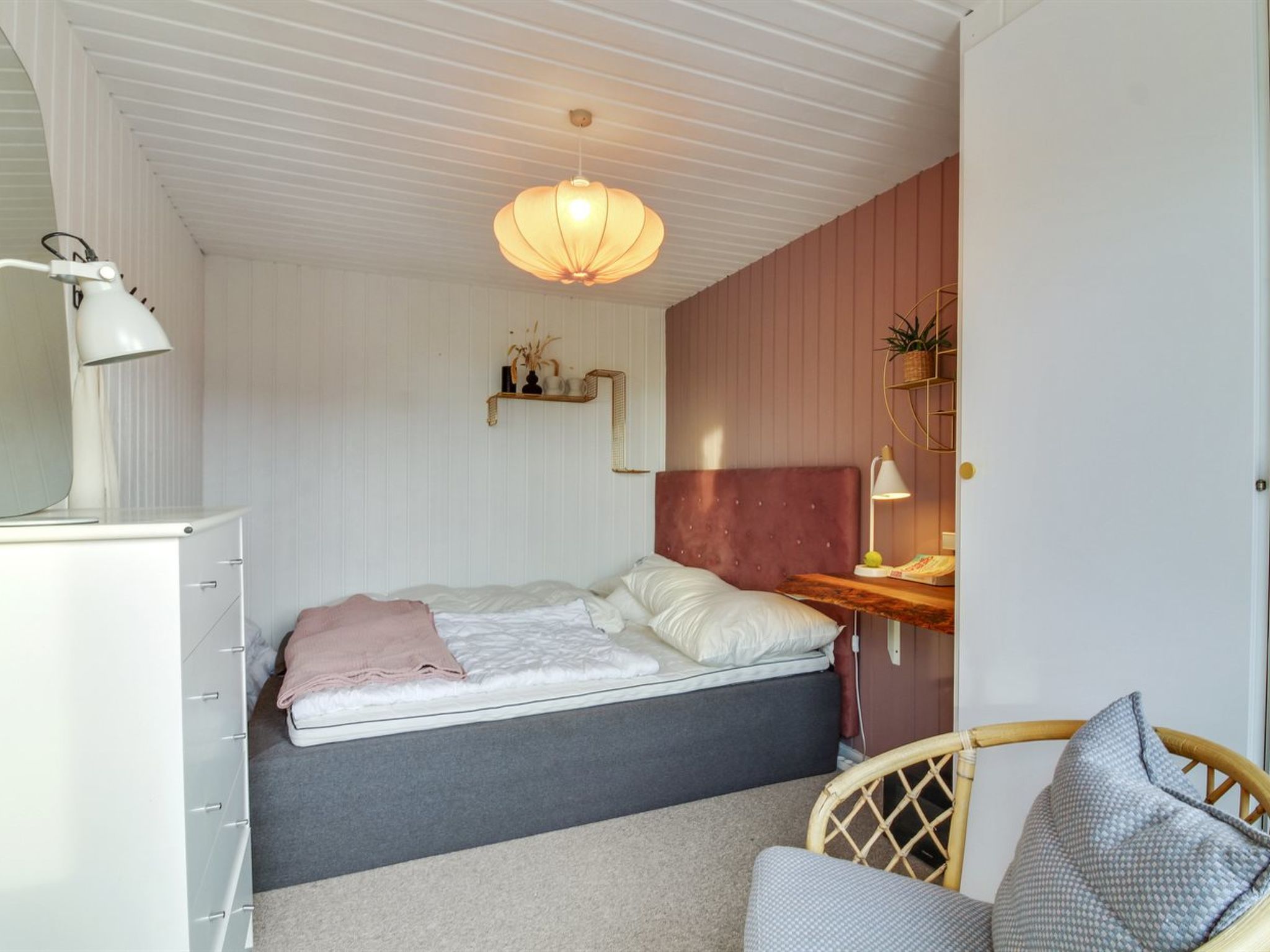 "Frederik" - 250m from the sea - Binnen