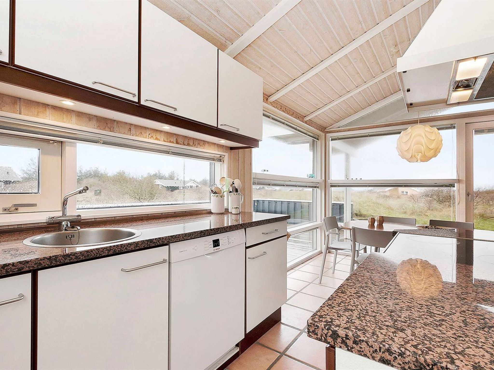 "Frederikka" - 350m from the sea - Binnen