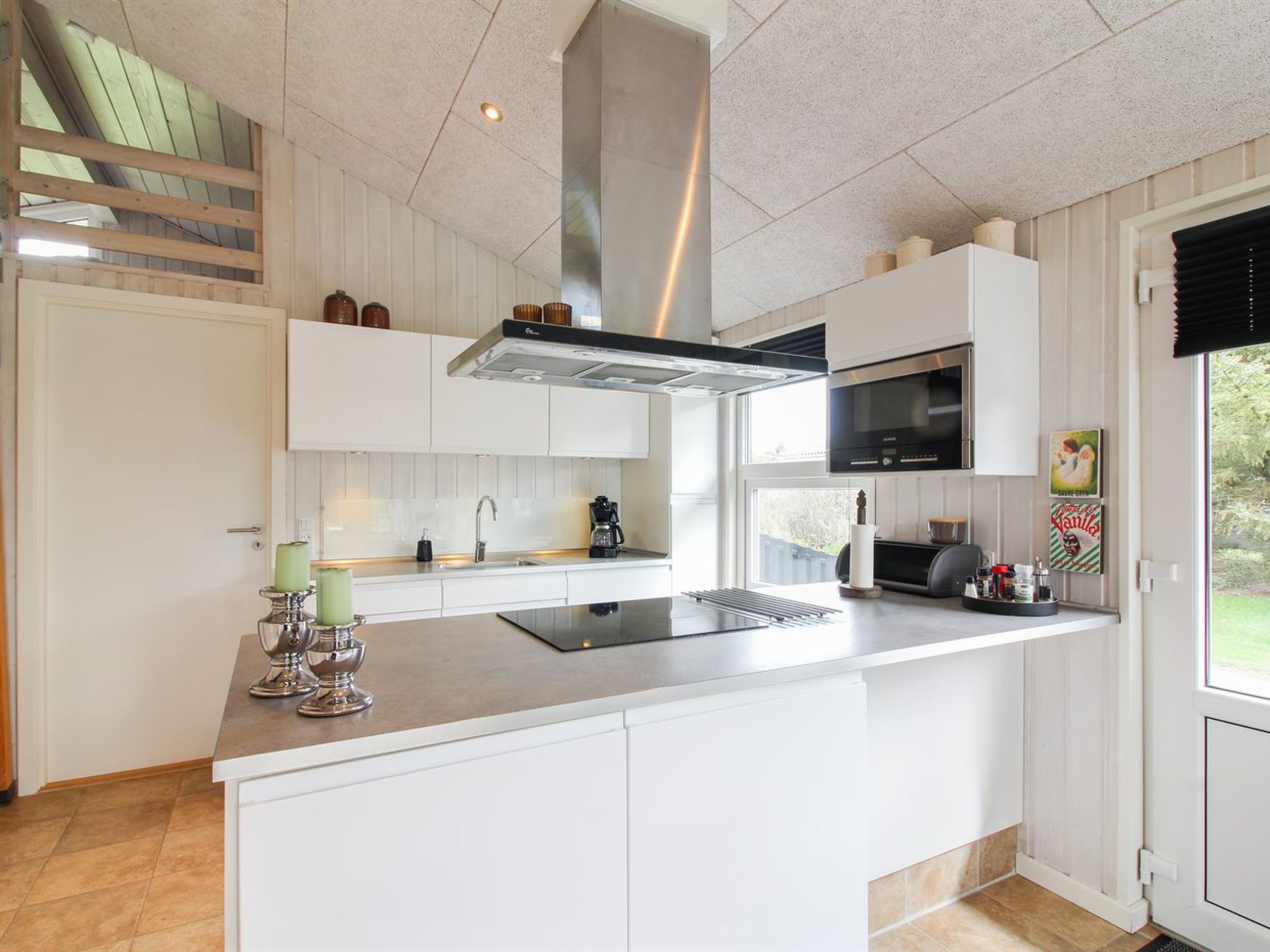 "Herbiorn" - 403m from the sea - Binnen