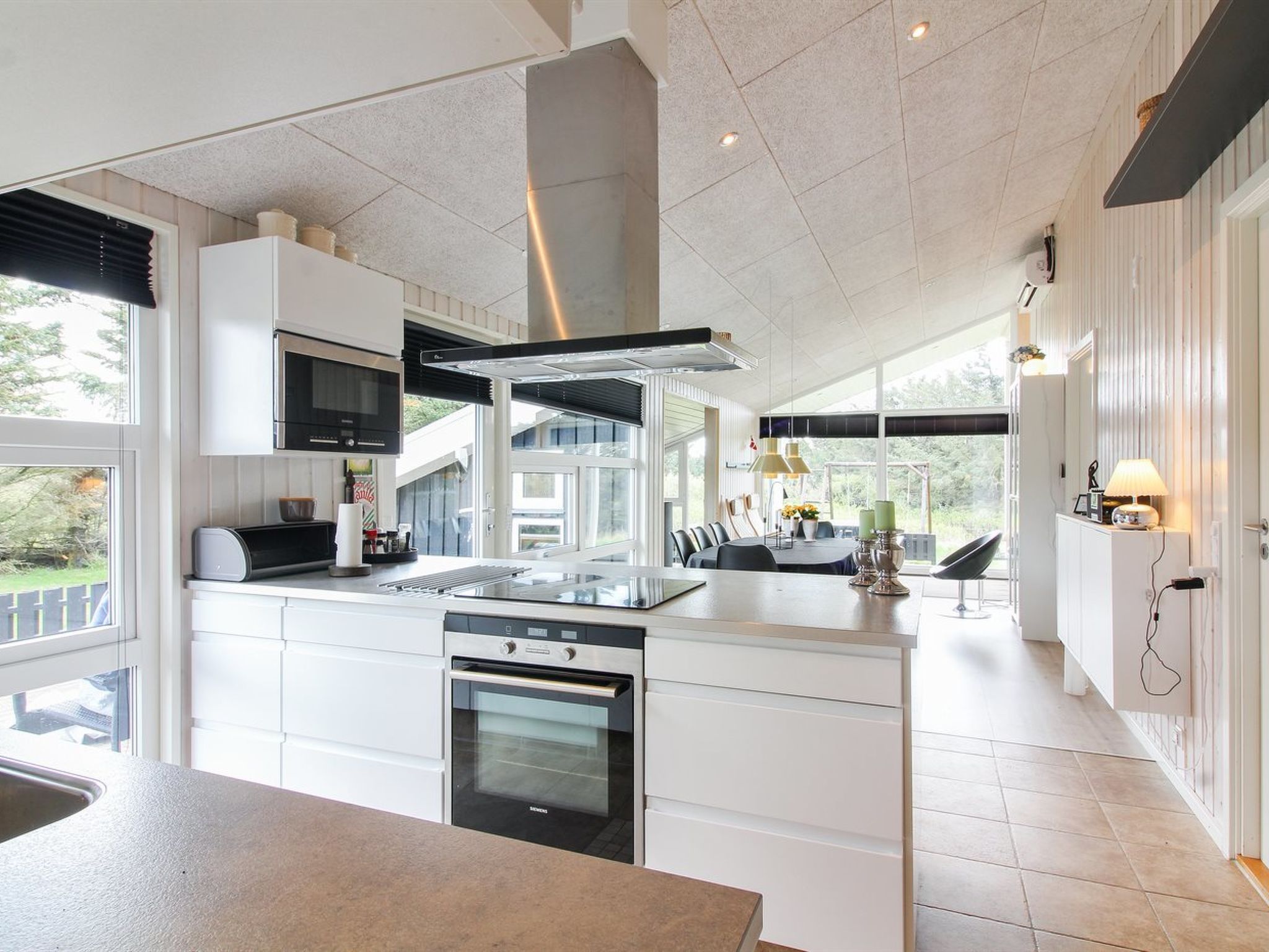 "Herbiorn" - 403m from the sea - Binnen
