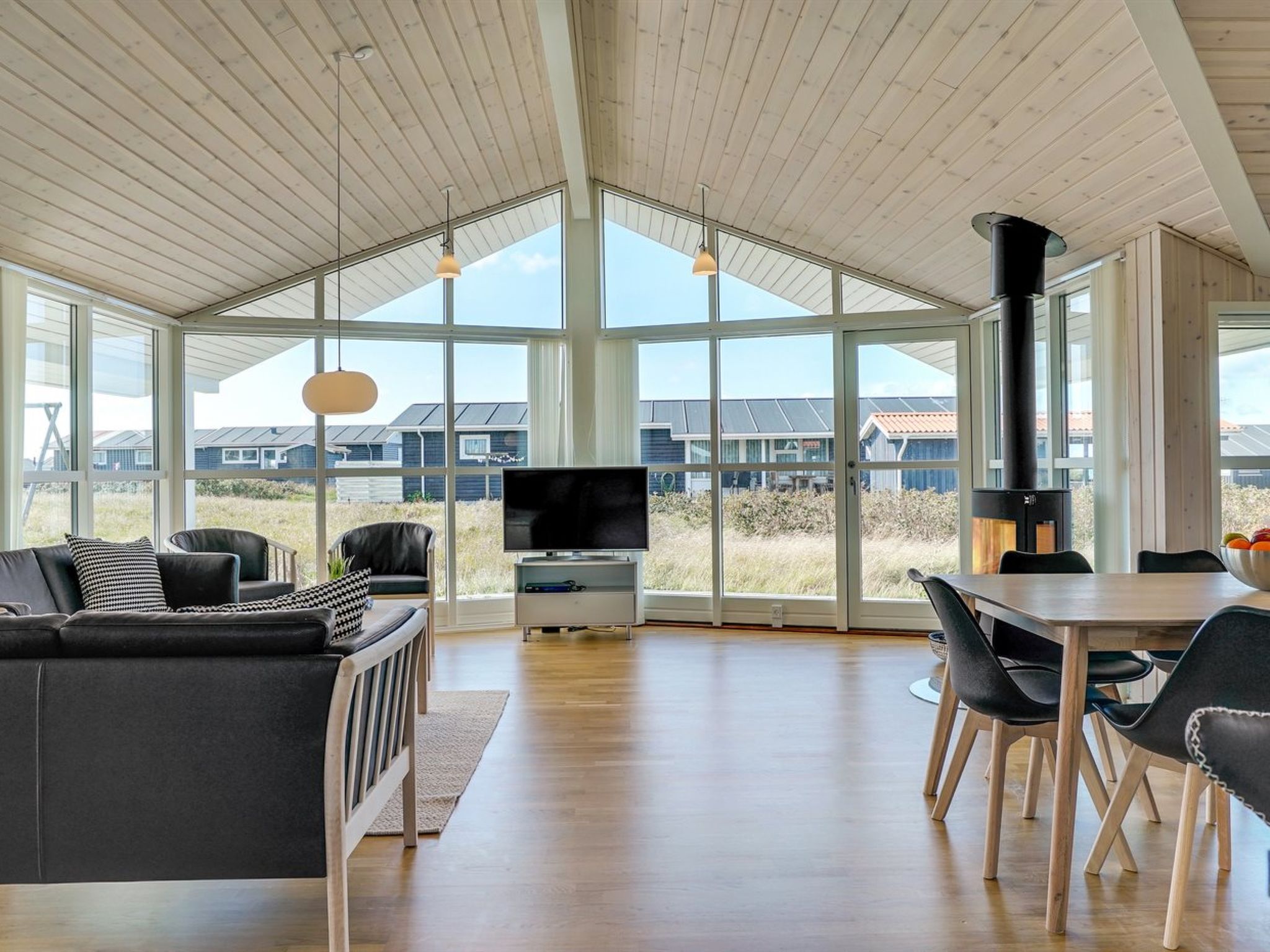 "Esma" - 150m from the sea - Binnen