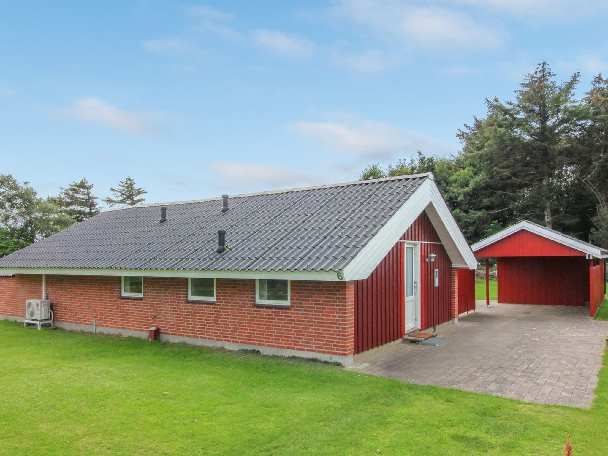 "Halli" - 700m from the sea-Buiten