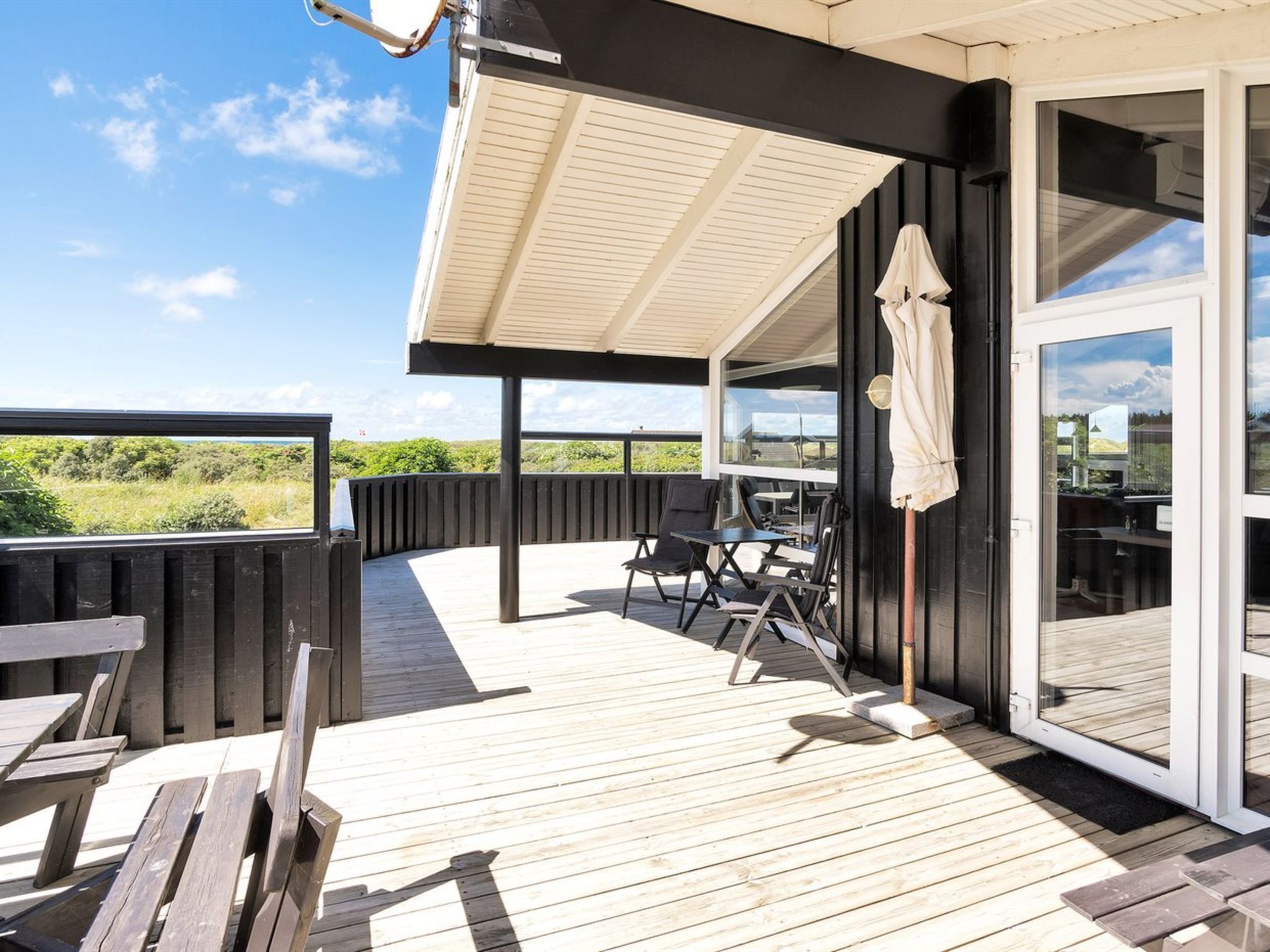 "Elvie" - 200m from the sea — Terrace (3 of 19)