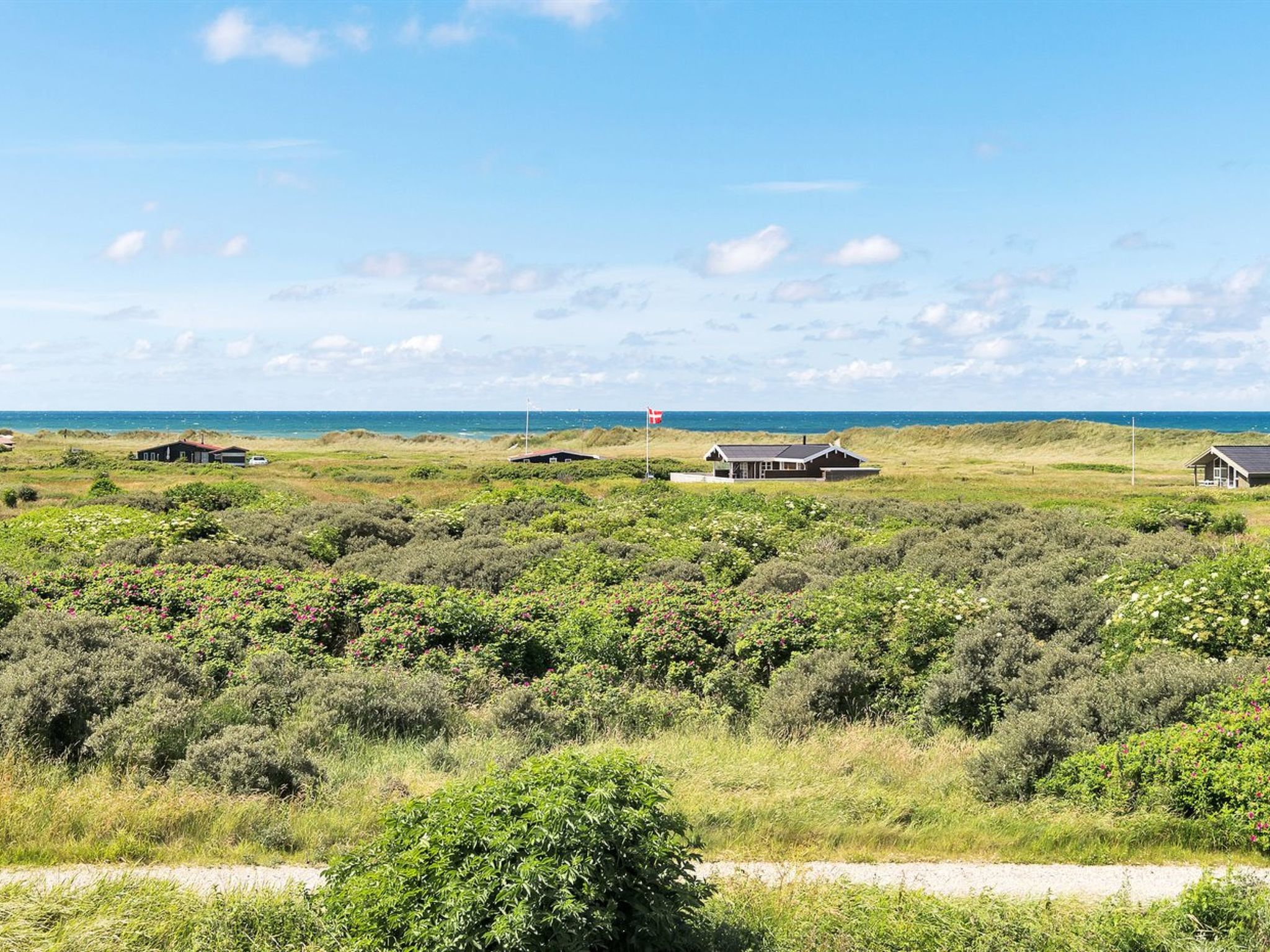 "Elvie" - 200m from the sea - Buiten