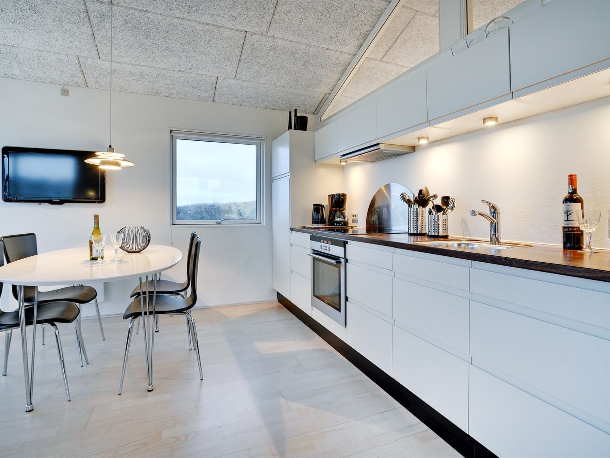 "Skade" - 75m from the sea - Binnen