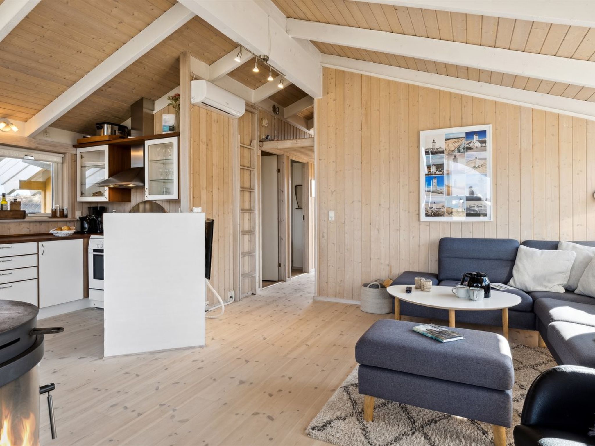 "Bjarni" - 239m from the sea - Binnen