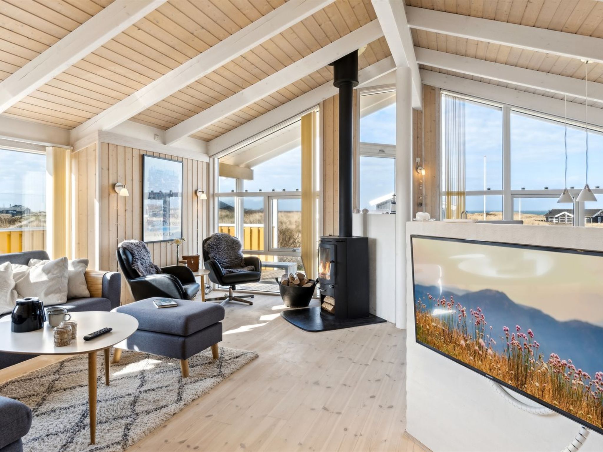 "Bjarni" - 239m from the sea - Binnen