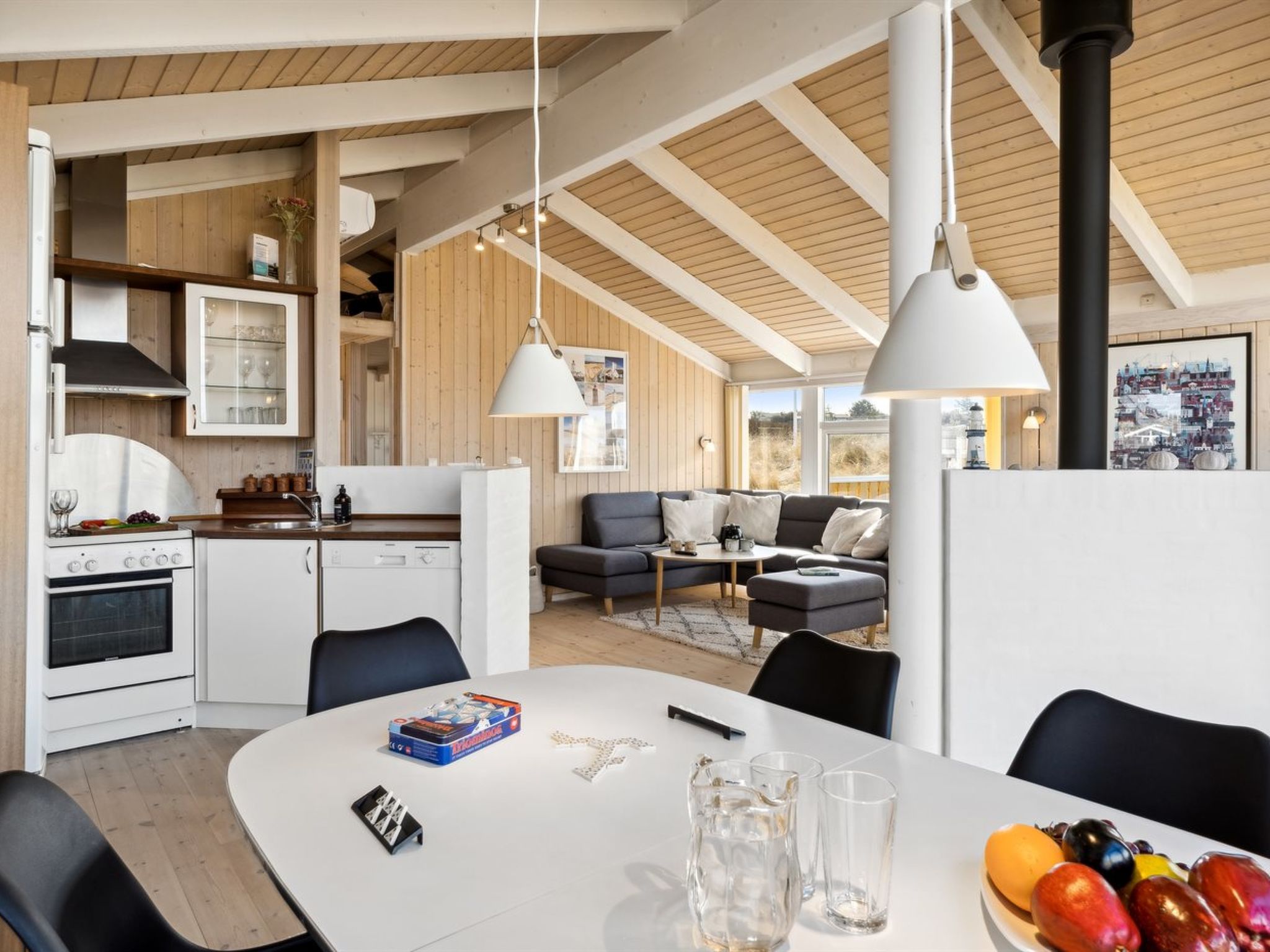 "Bjarni" - 239m from the sea - Binnen