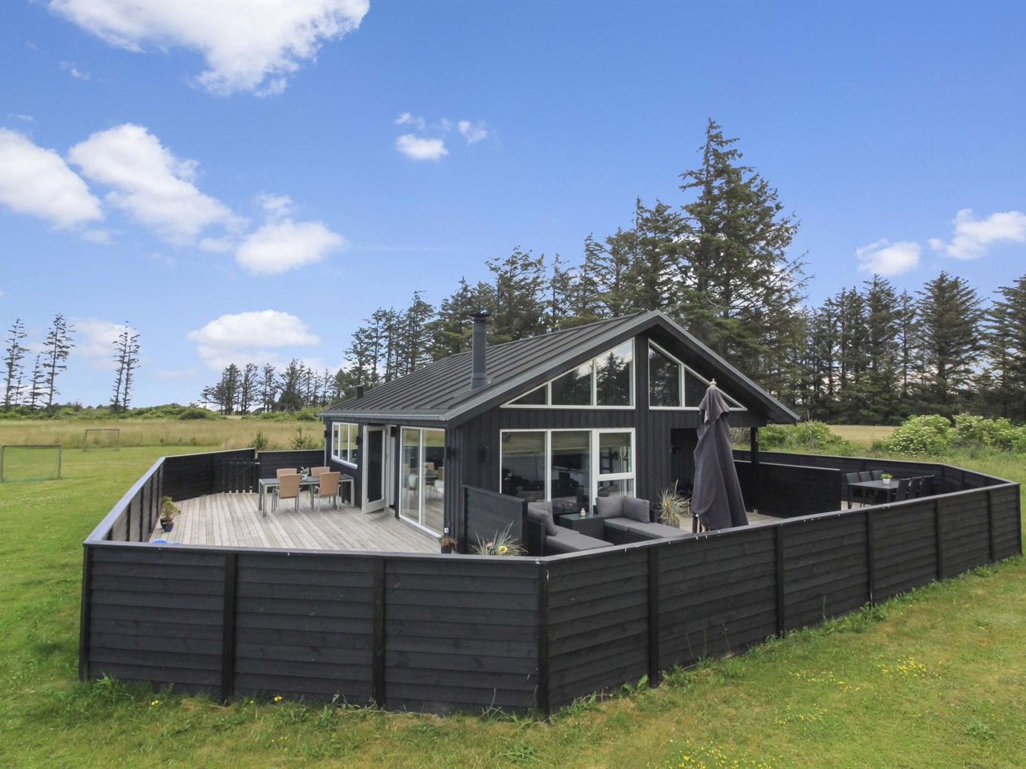 "Minna" - 975m from the sea
