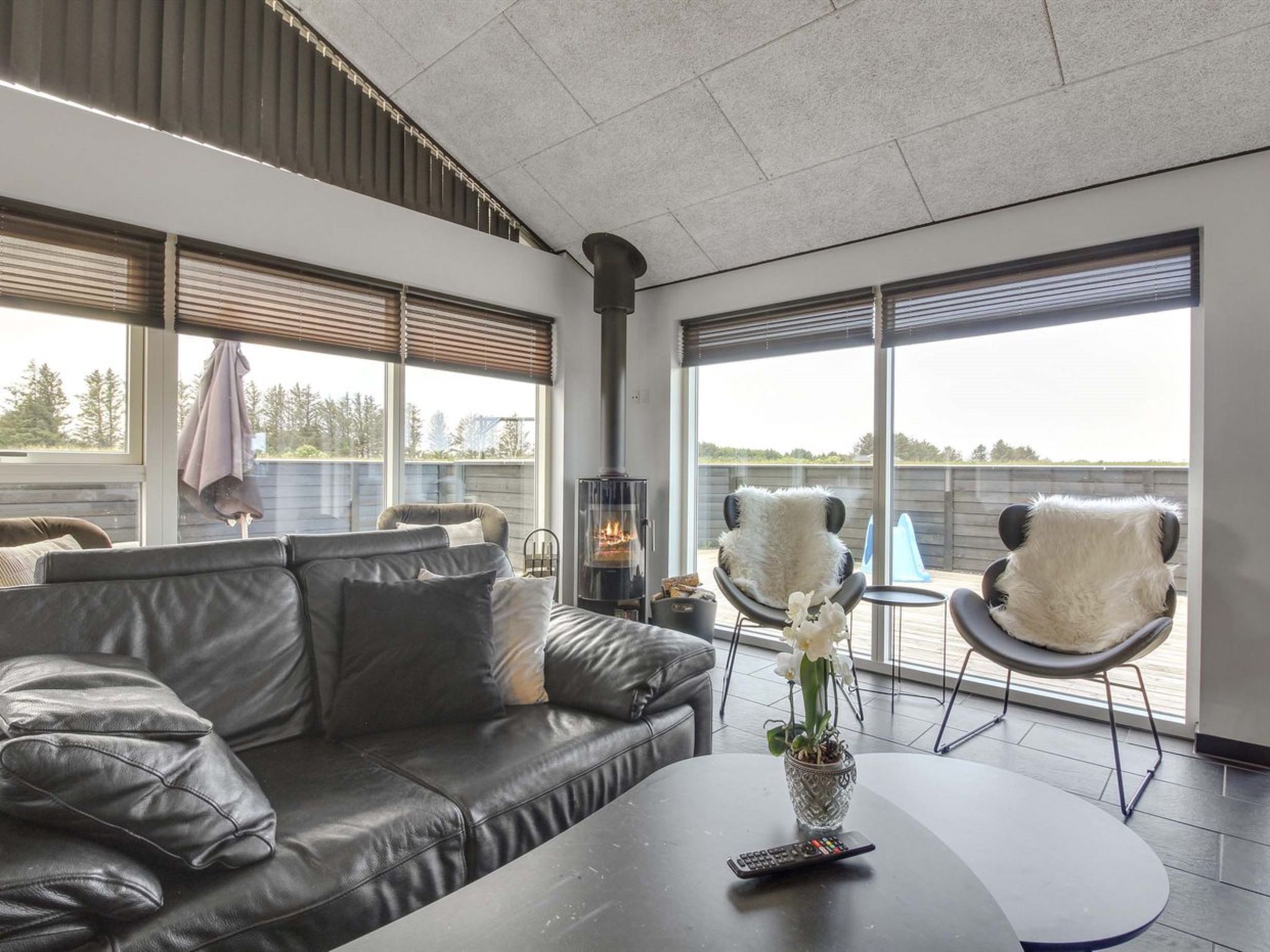 "Minna" - 975m from the sea - Drinnen