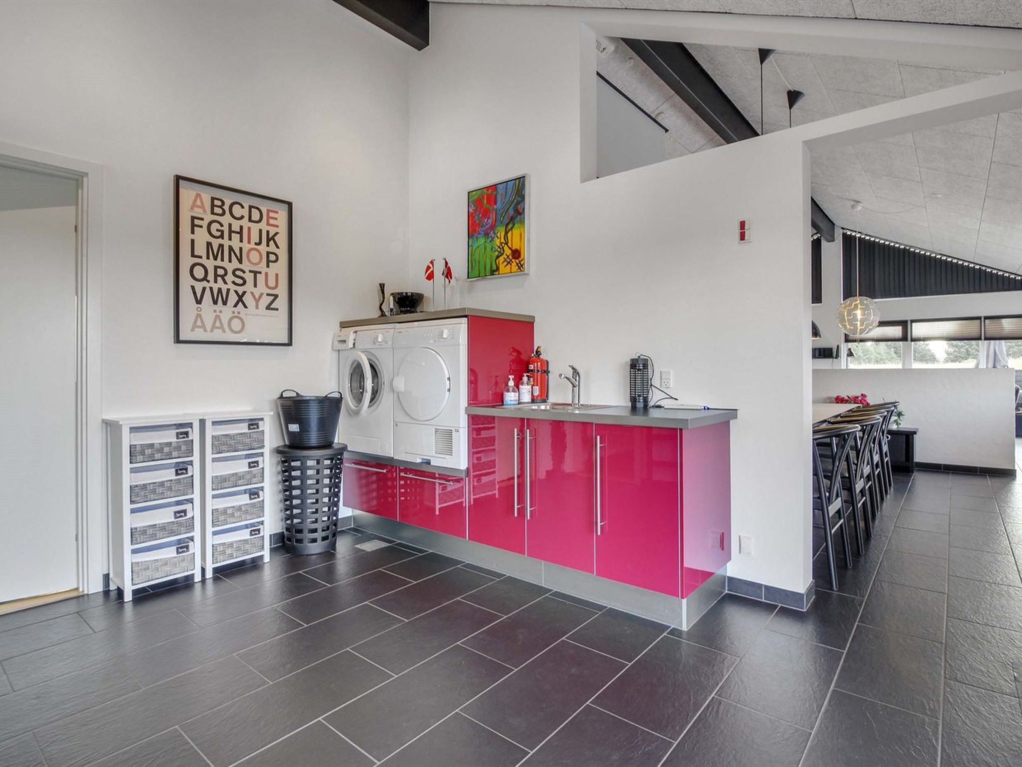 "Minna" - 975m from the sea - Drinnen