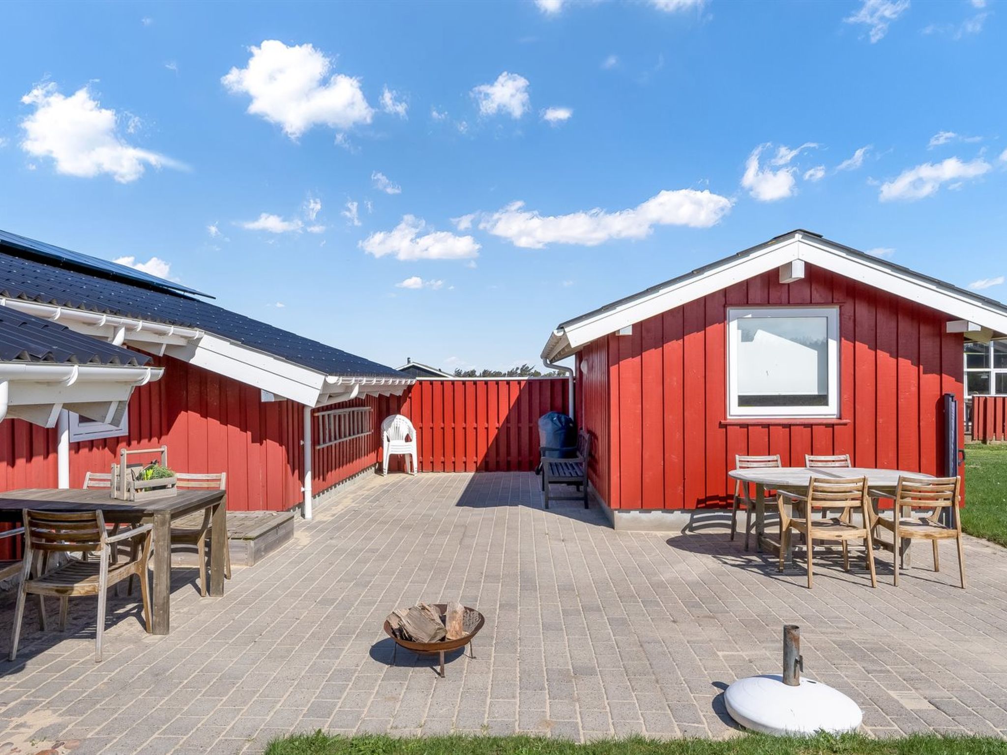 "Skrallan" - 400m from the sea - Outside
