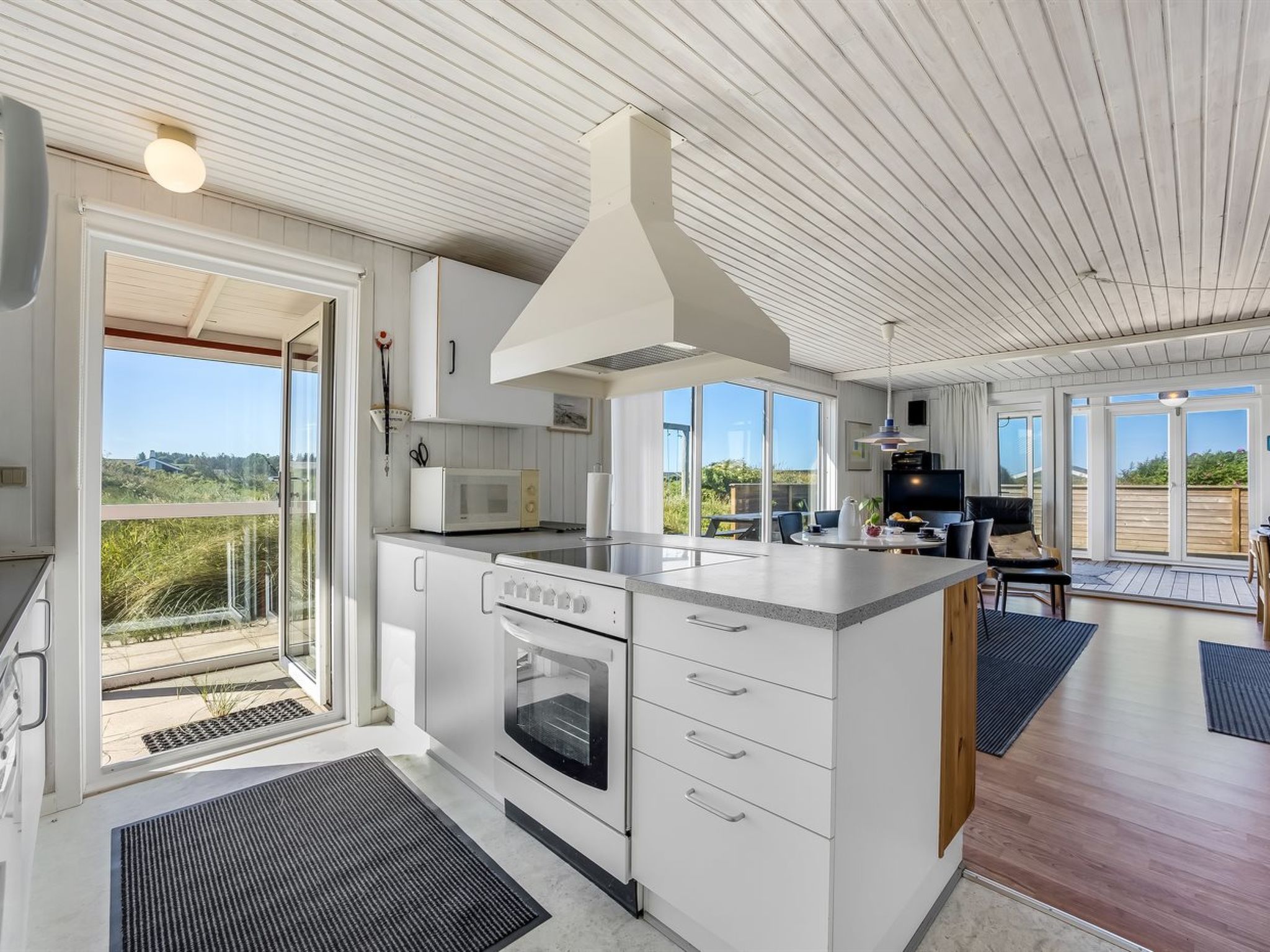 "Olla" - 300m from the sea-Drinnen