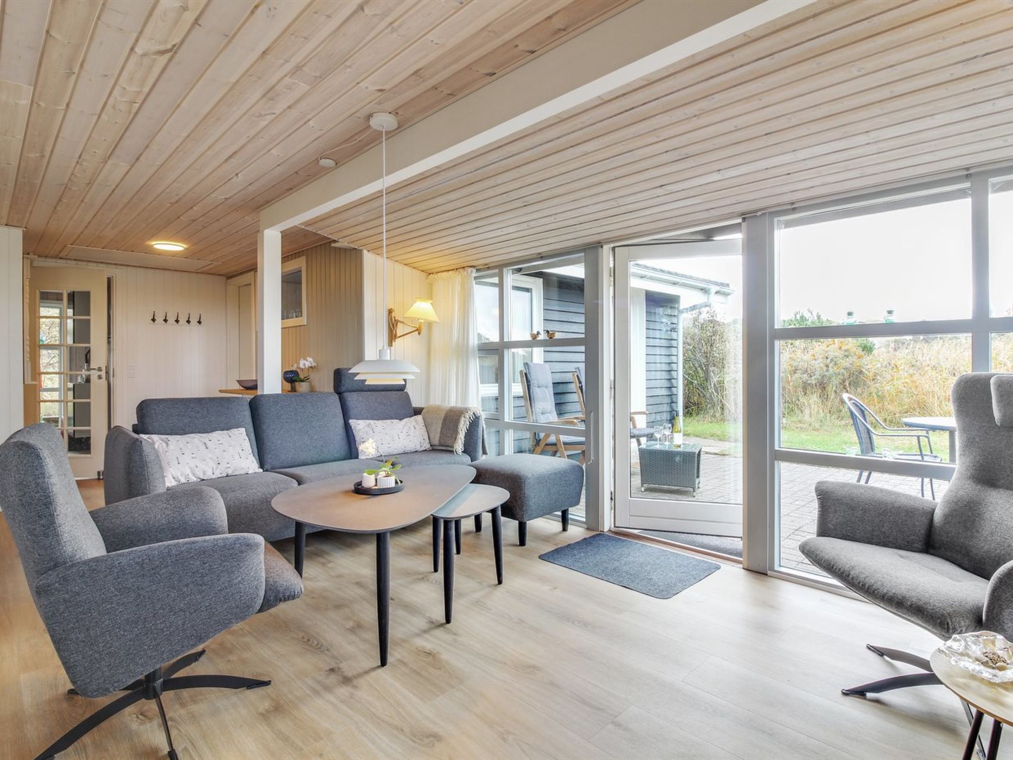 "Alice" - 1.3km from the sea-Binnen