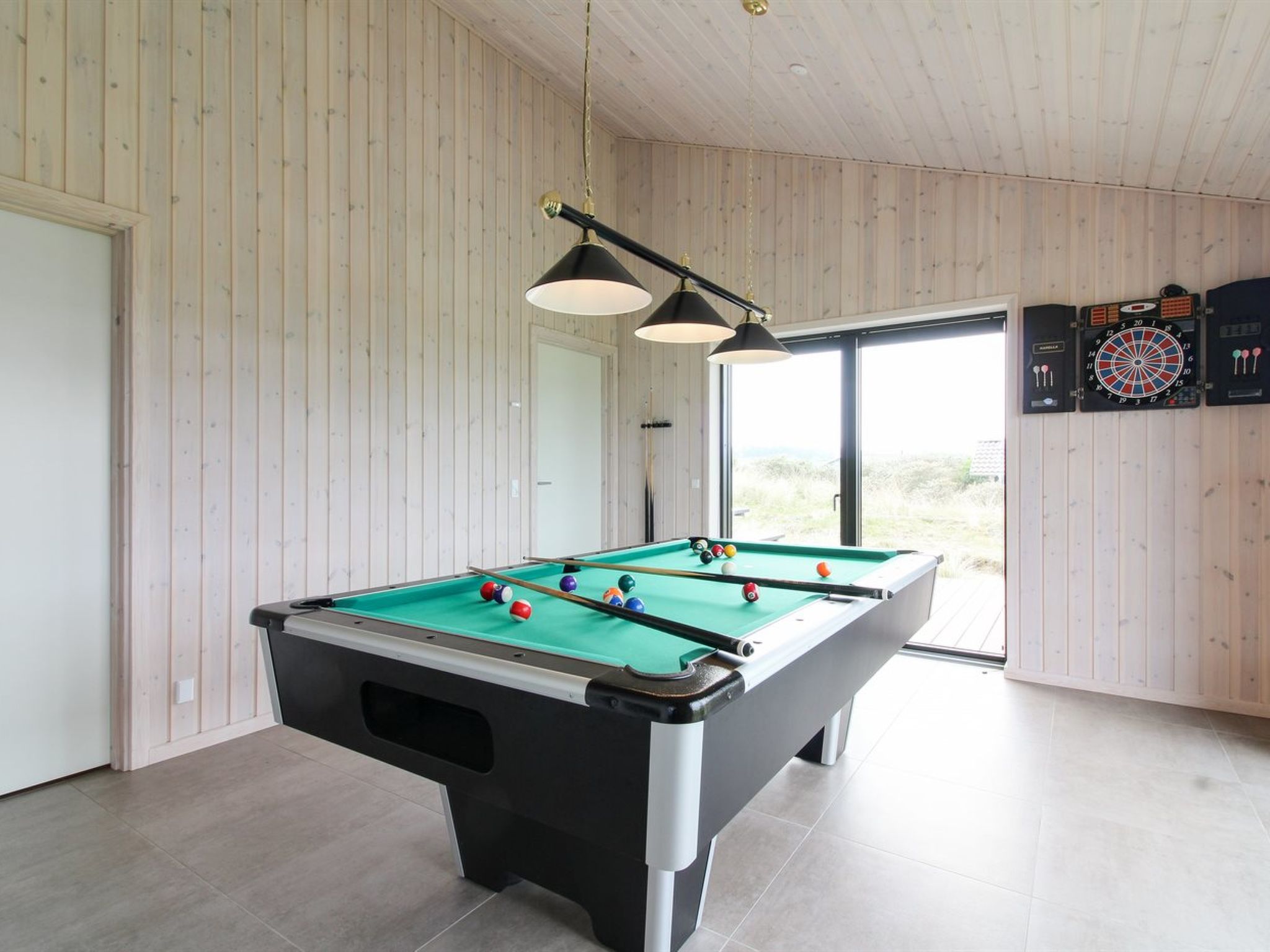 "Fannie" - 250m from the sea-Inside