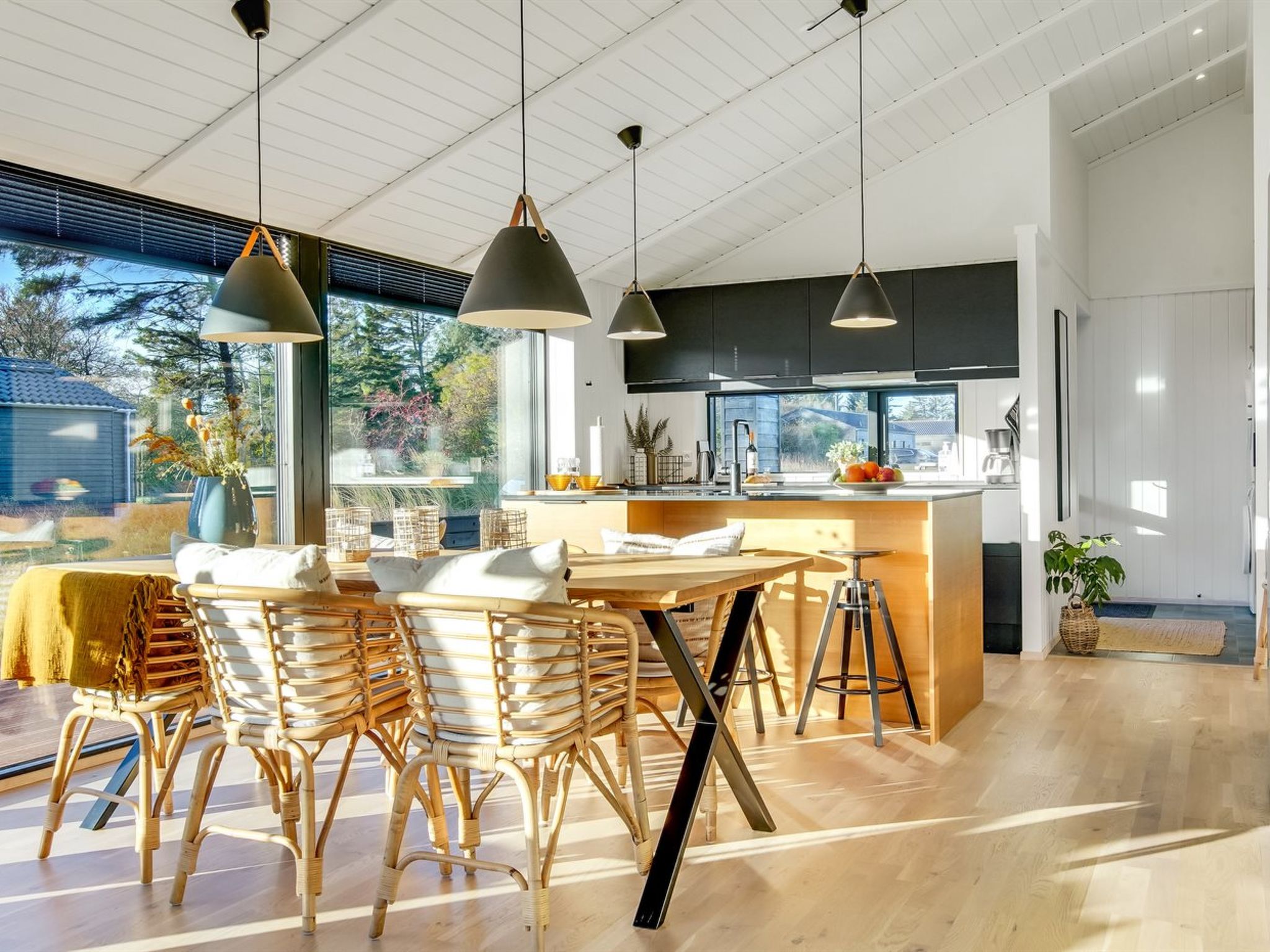 "Remko" - 1.5km from the sea - Binnen