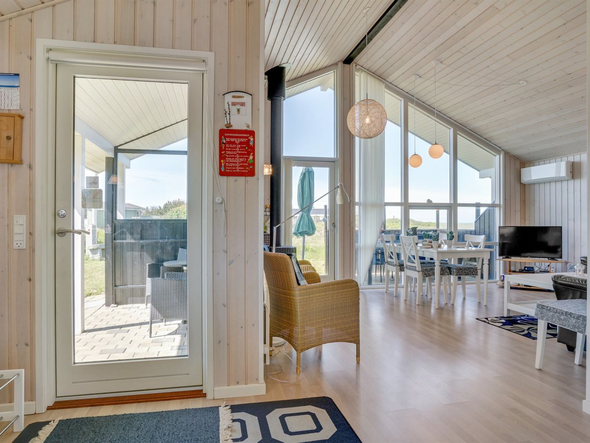 "Hubert" - 150m from the sea - Drinnen
