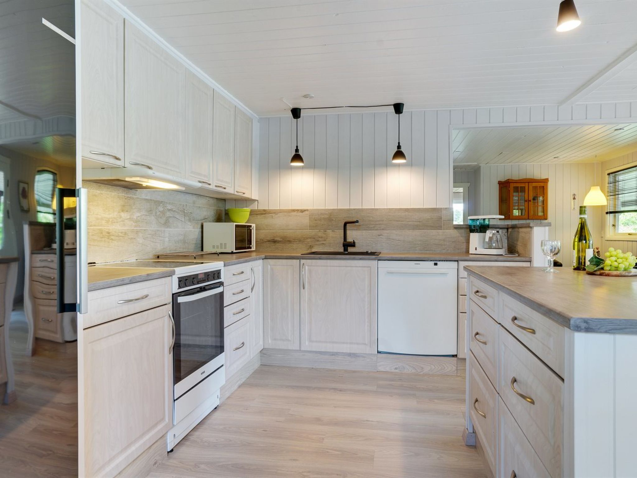 "Sorja" - 420m from the sea - Binnen