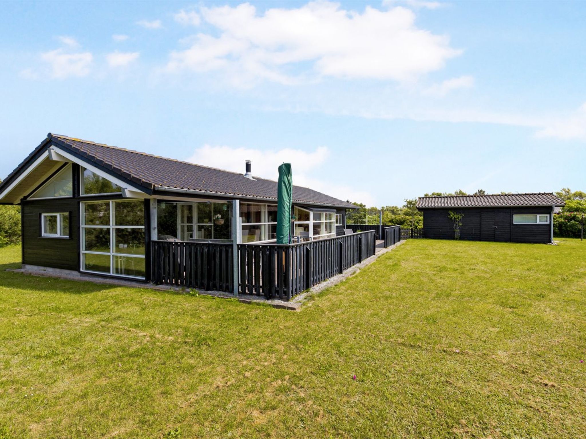 "Tatyana" - 1.0km from the sea-Buiten