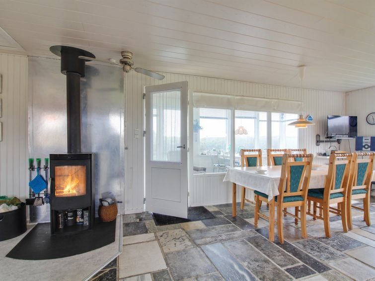 Search and Stay destination Hjørring, Denmark from . "Edvin" - 400m from the sea in NW Jutland