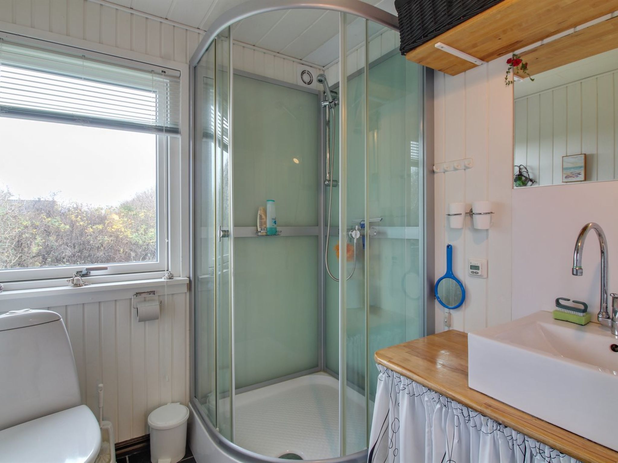 "Edvin" - 400m from the sea-Drinnen