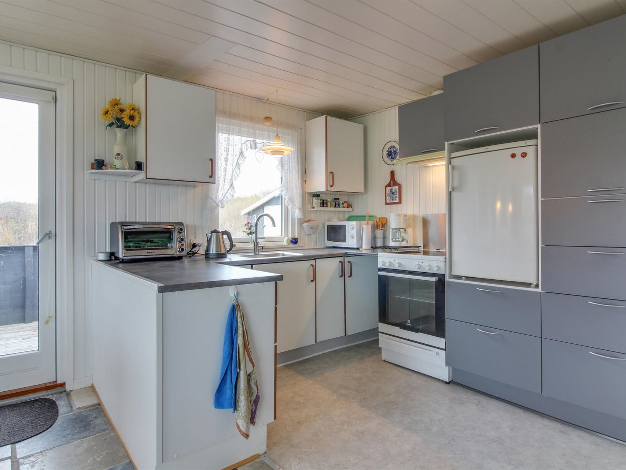"Edvin" - 400m from the sea - Binnen