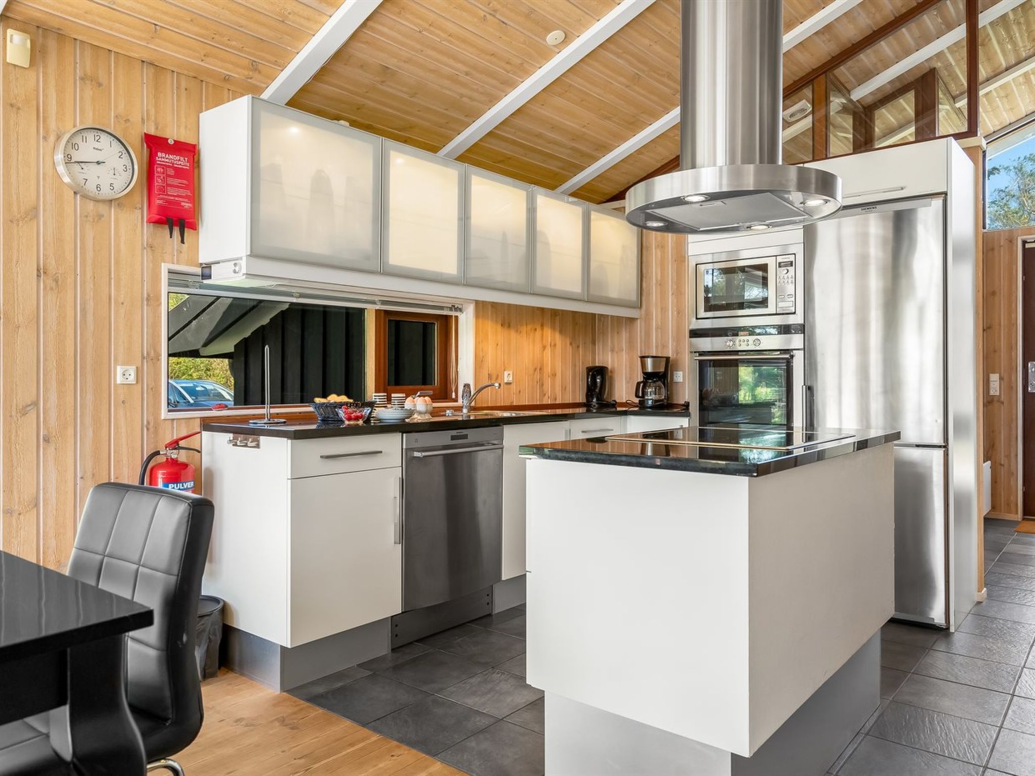 "Emeli" - 1.3km from the sea - Binnen