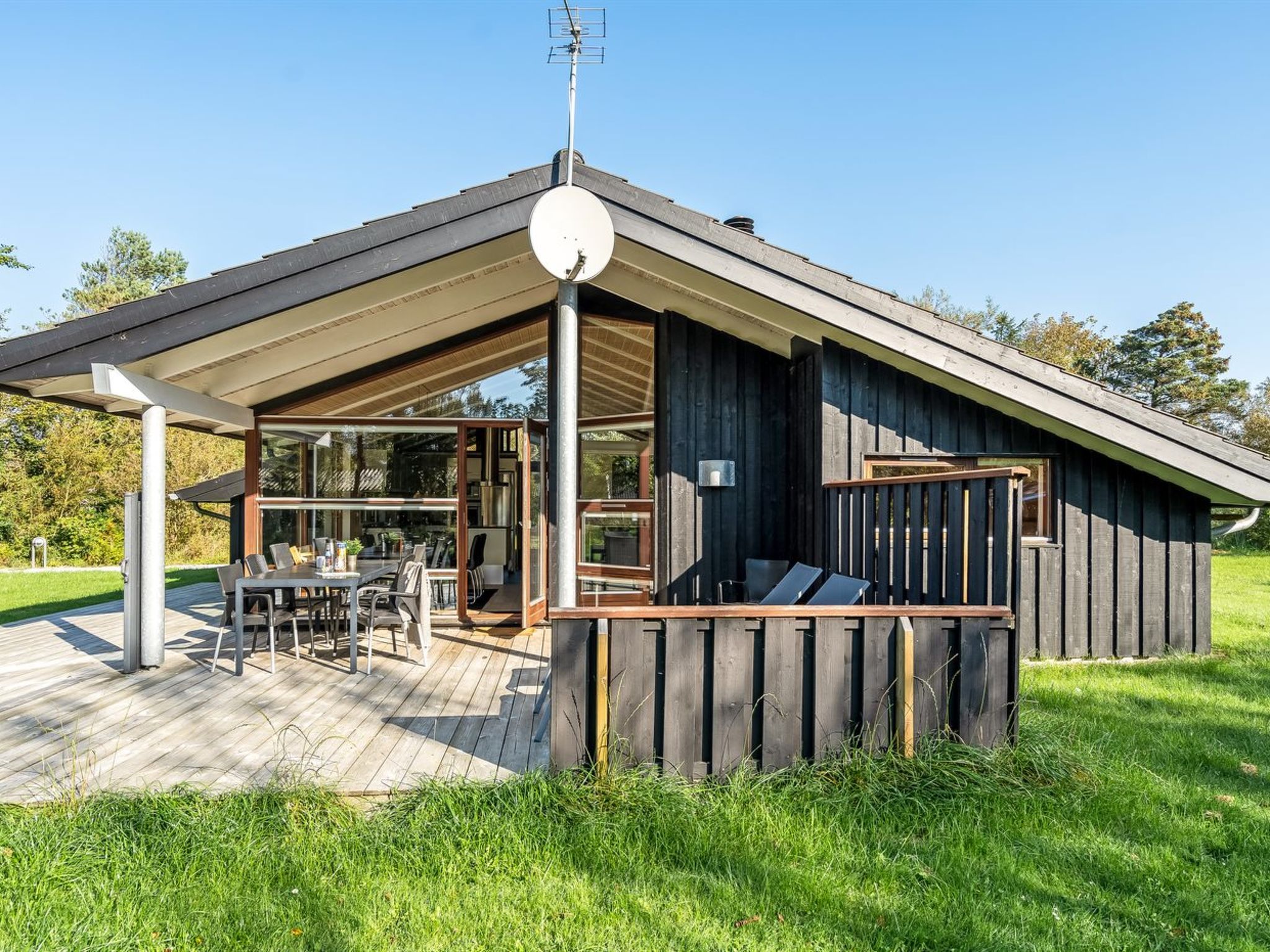 "Emeli" - 1.3km from the sea - Buiten