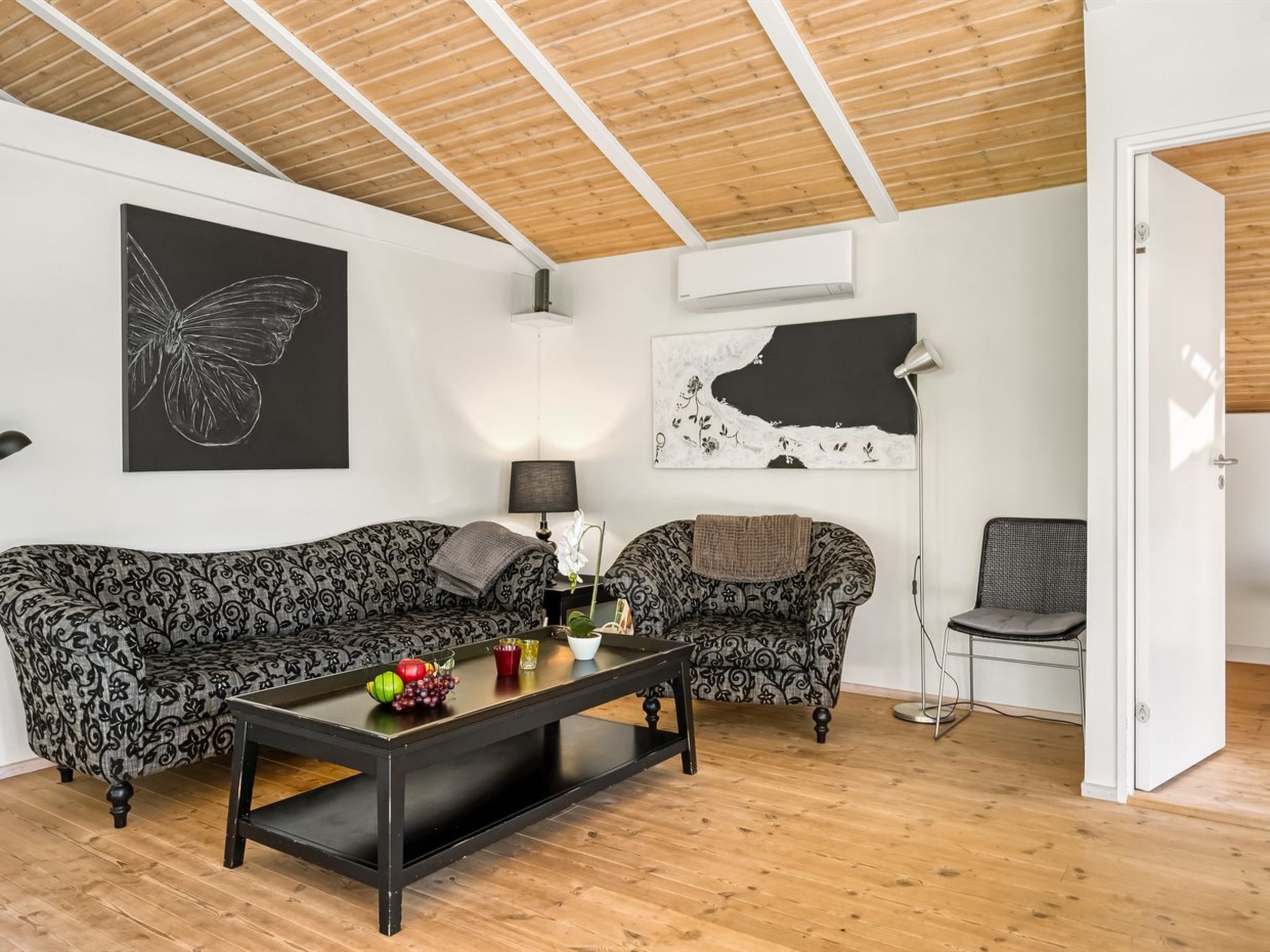 "Emeli" - 1.3km from the sea - Binnen