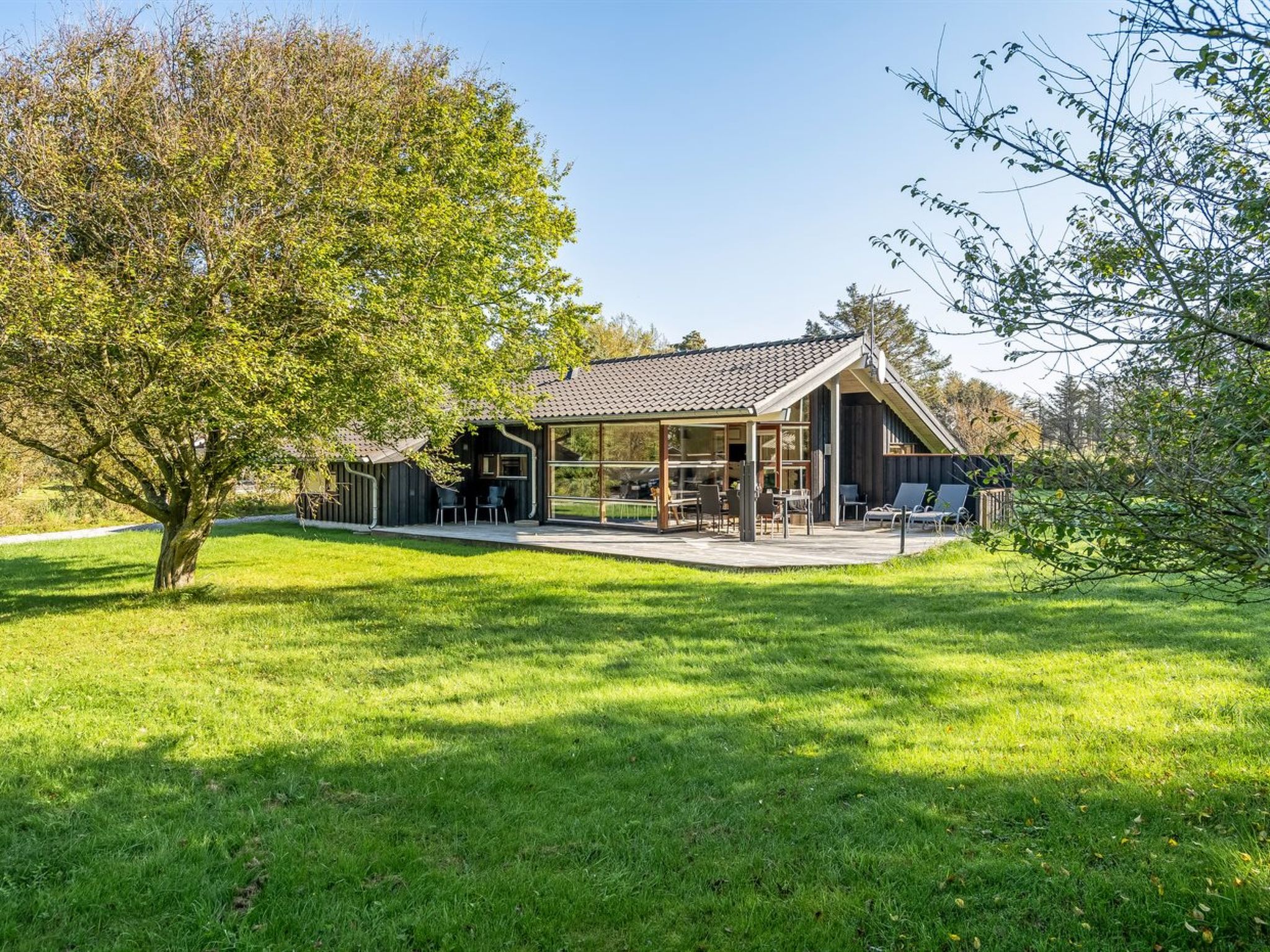 "Emeli" - 1.3km from the sea - Buiten