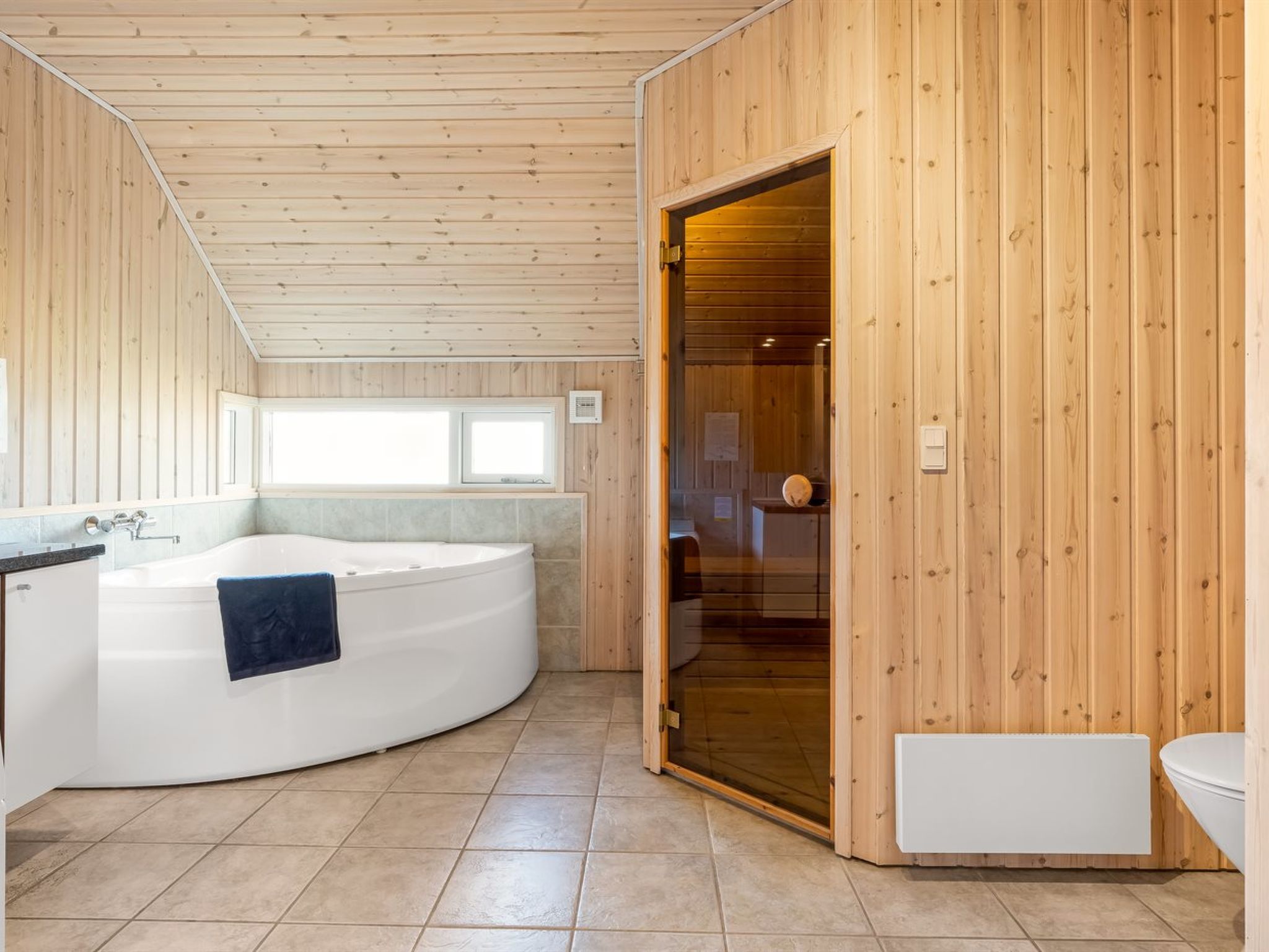 "Tilje" - 80m from the sea-Binnen