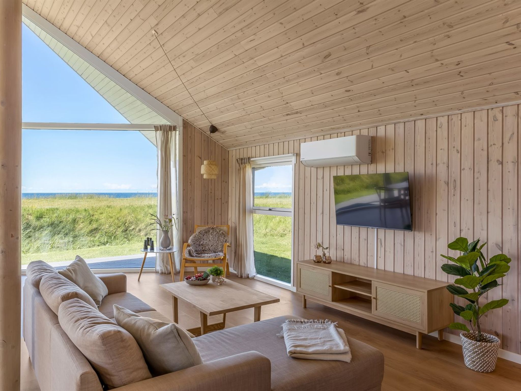 "Tilje" - 80m from the sea - Binnen