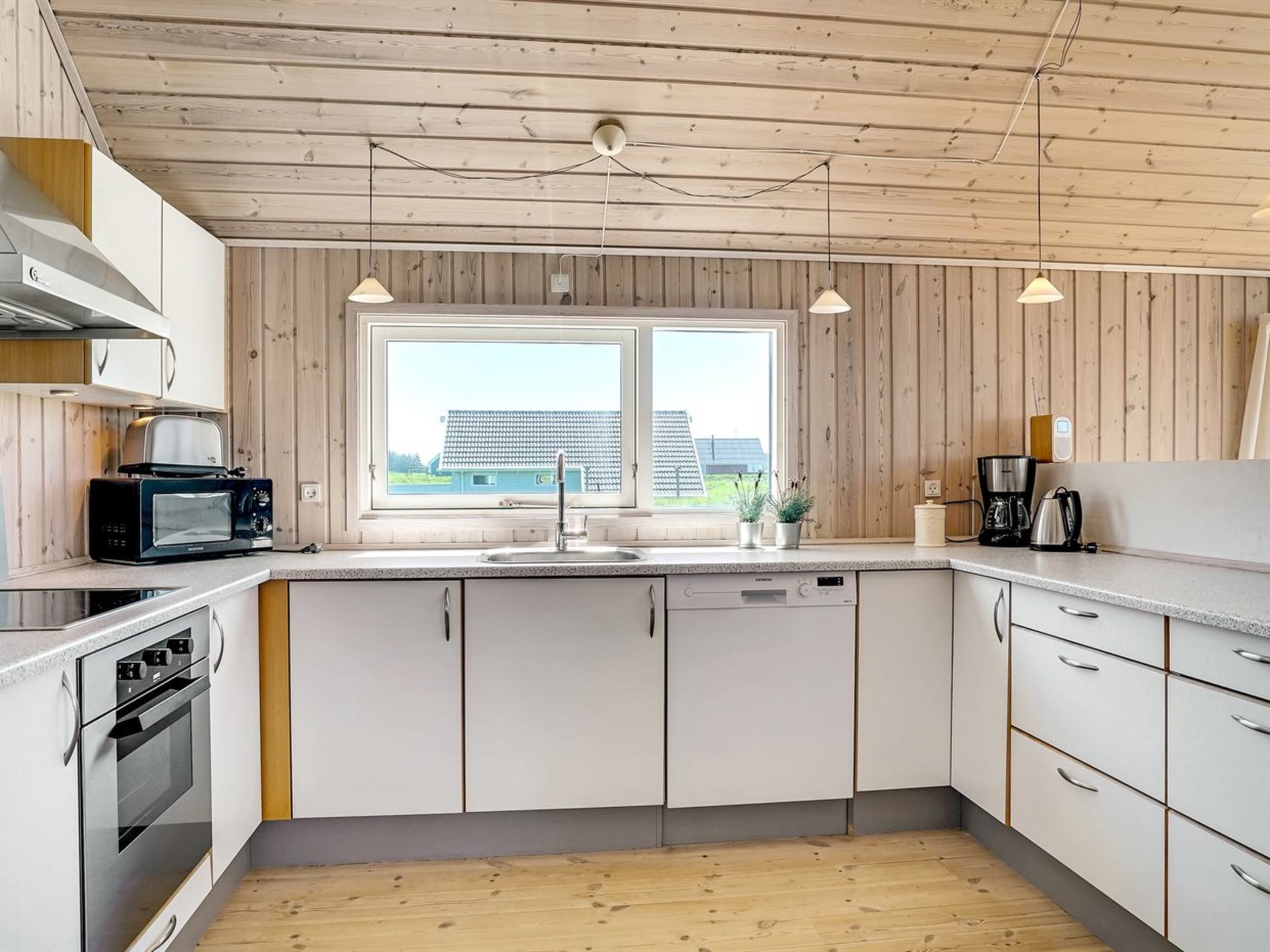 "Tilje" - 80m from the sea-Binnen