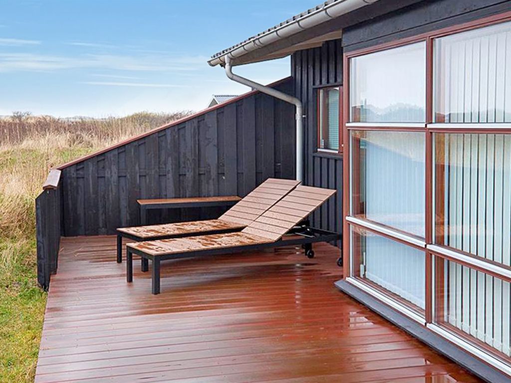 'Carit' - 300m from the sea