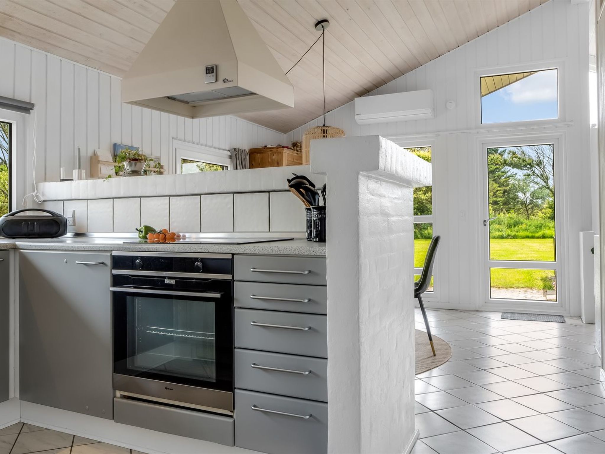 "Apelone" - 800m from the sea - Drinnen