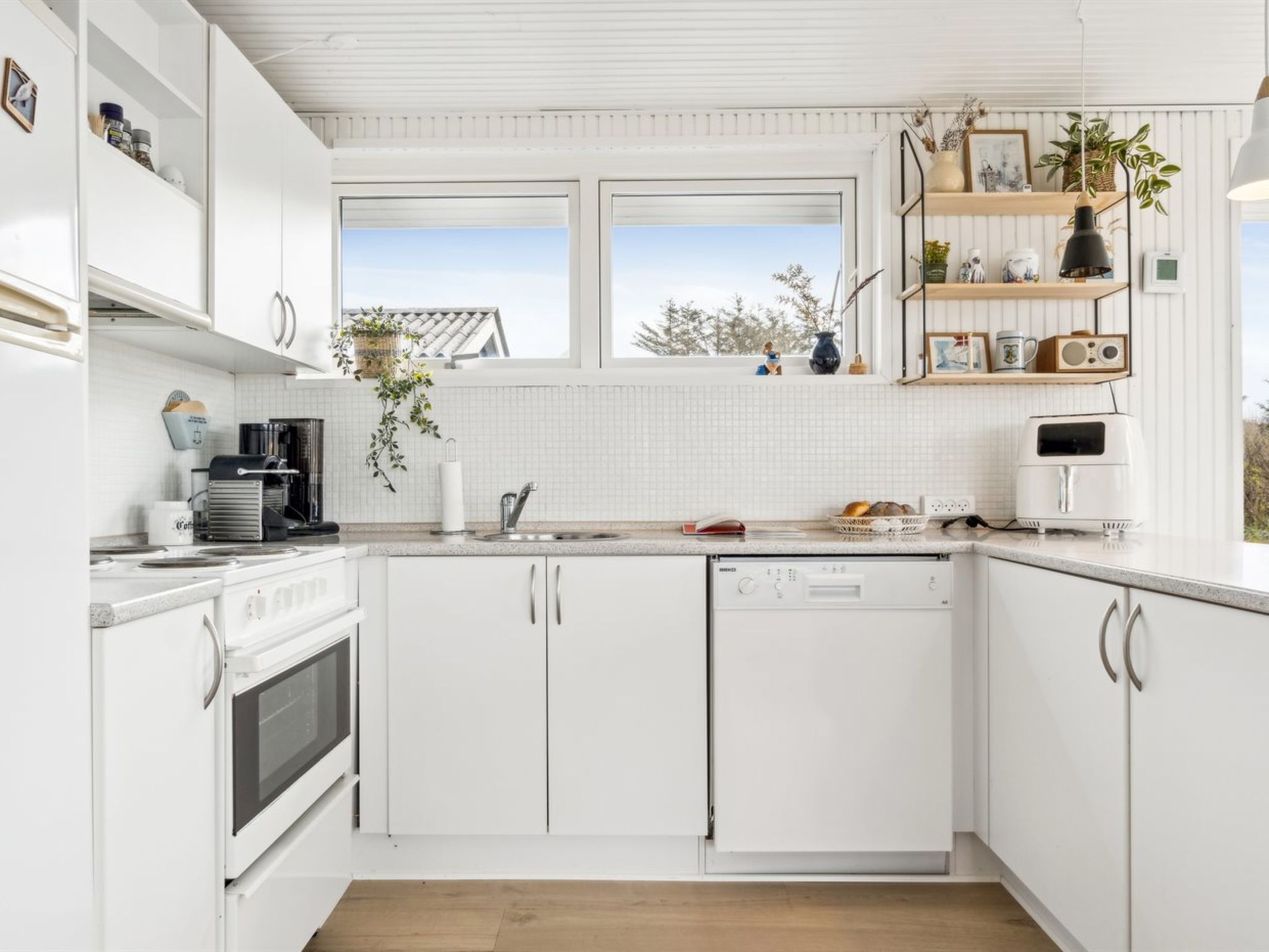 "Zina" - 600m from the sea-Binnen