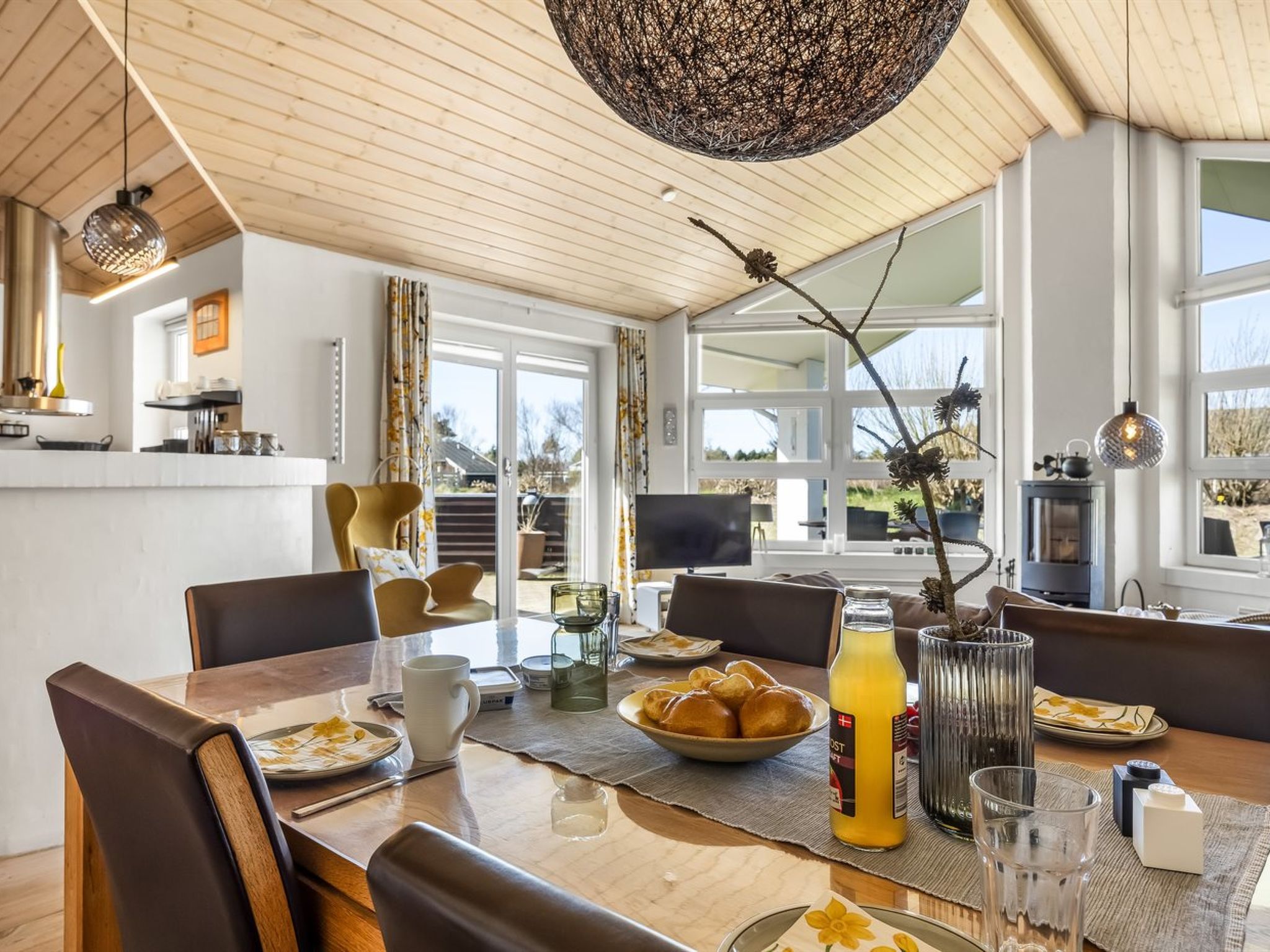 "Ljuba" - 1.3km from the sea - Binnen