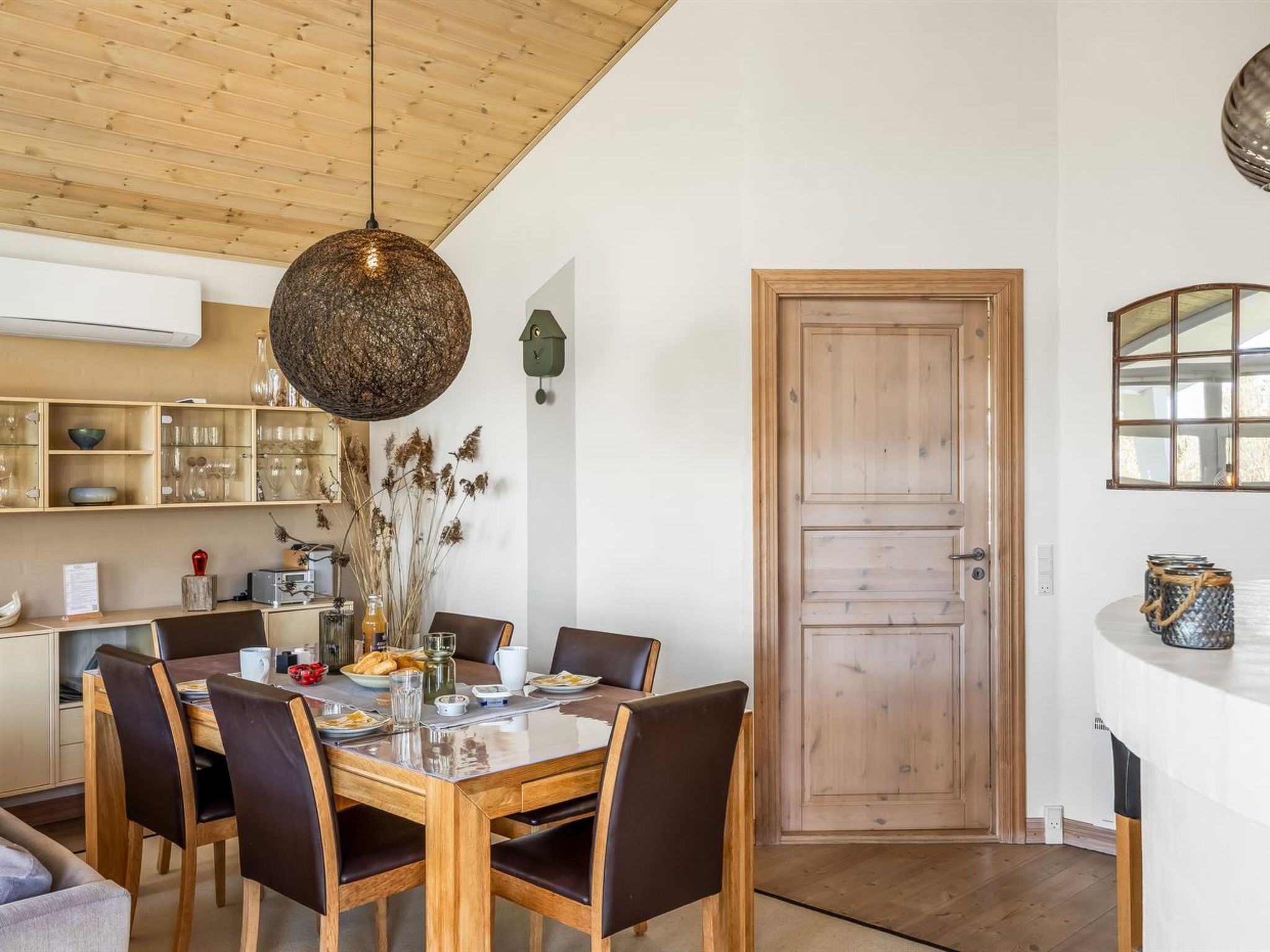 "Ljuba" - 1.3km from the sea - Binnen