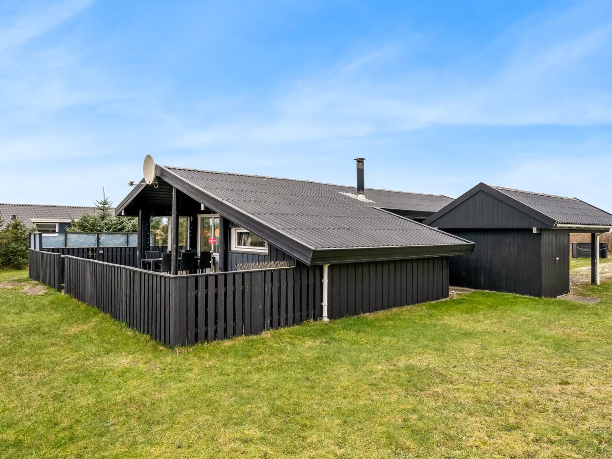 "Erblin" - 400m from the sea-Buiten
