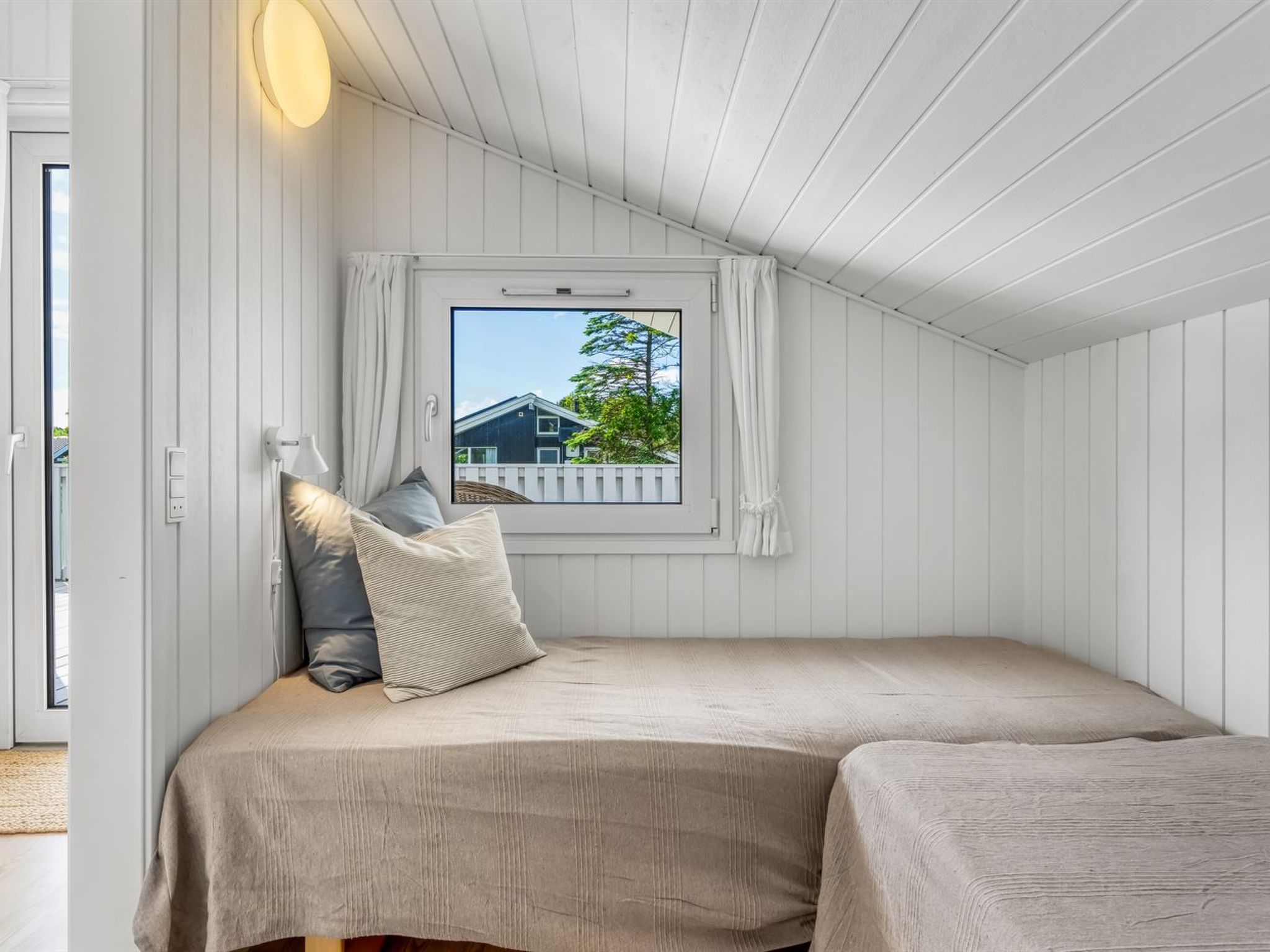 "Henri" - 1.2km from the sea - Binnen
