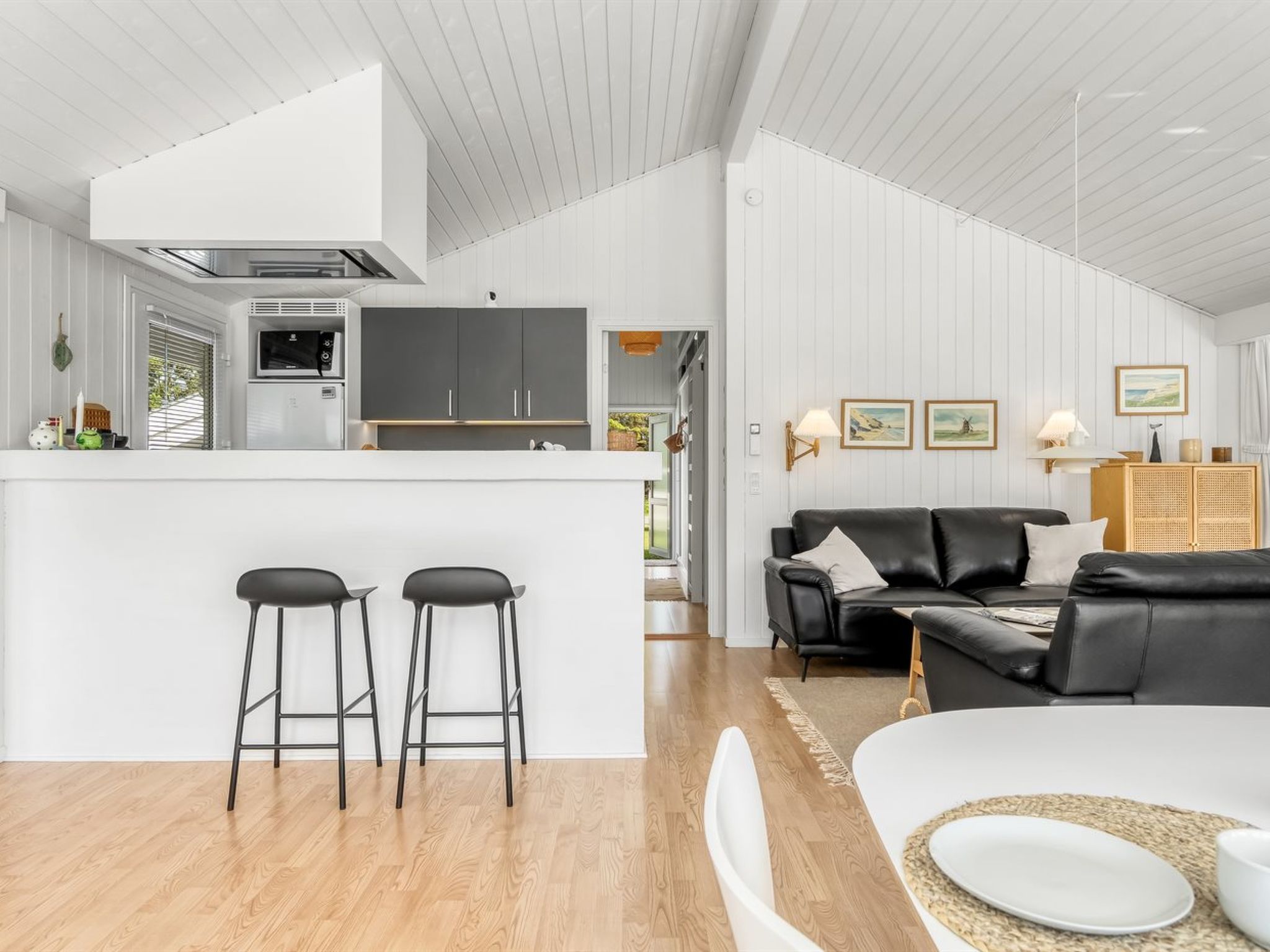 "Henri" - 1.2km from the sea - Binnen