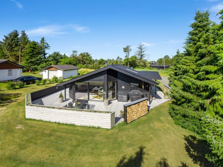 Vakantiehuis in Hjørring op 1000 m van de zee met sauna in Hjørring