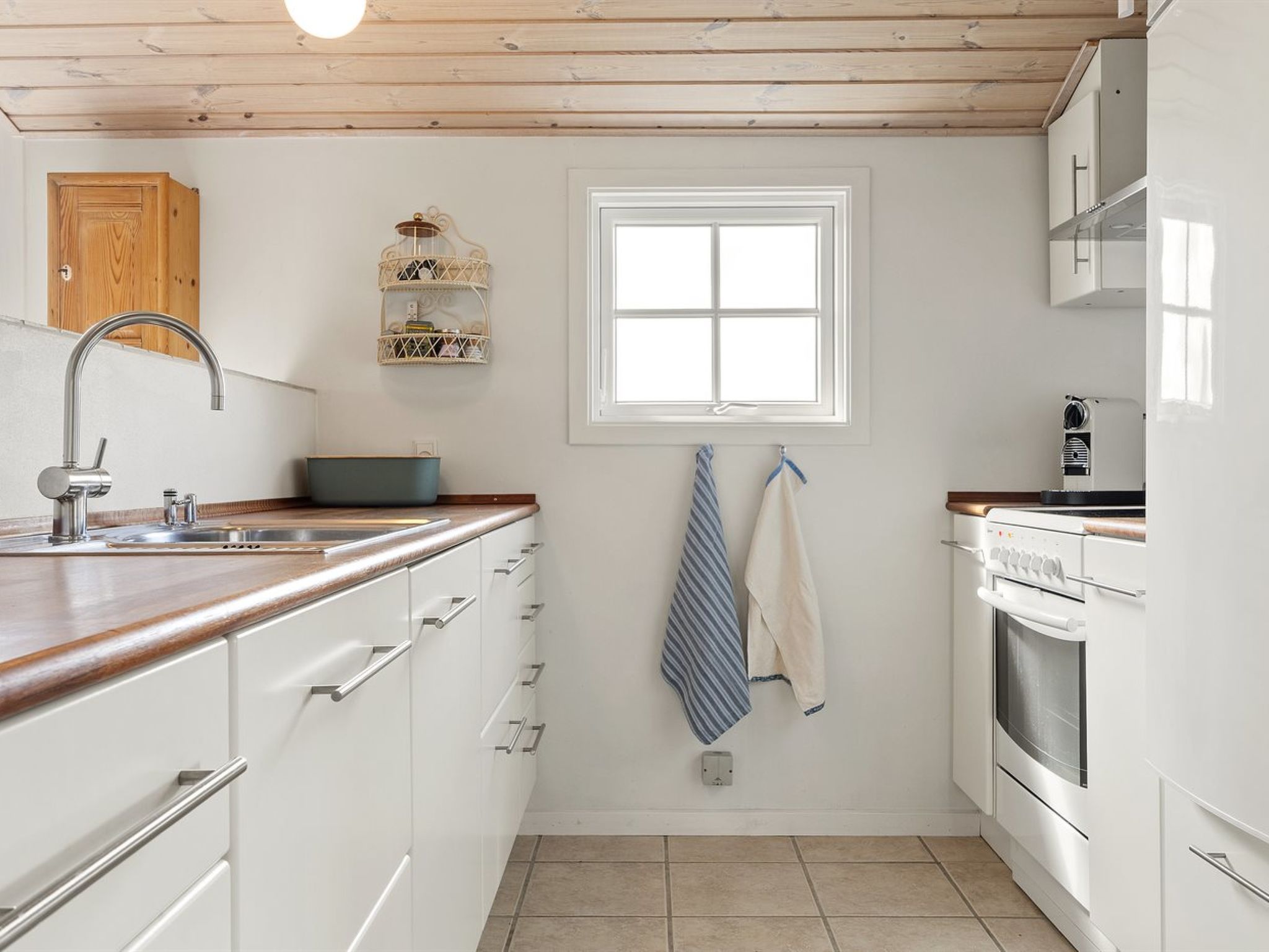 "Gjuro" - 400m from the sea-Binnen