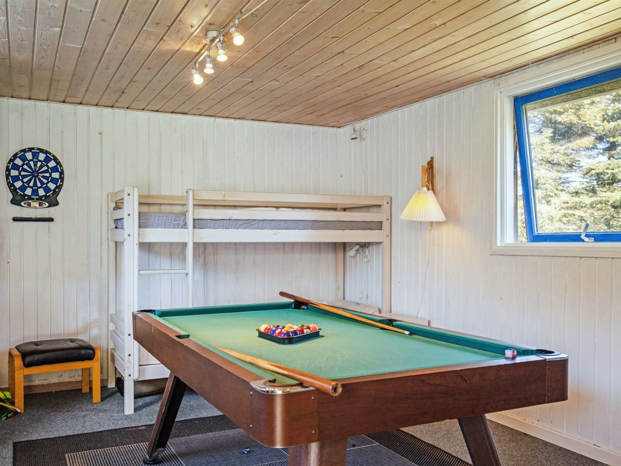 "Nis" - 900m from the sea - Binnen