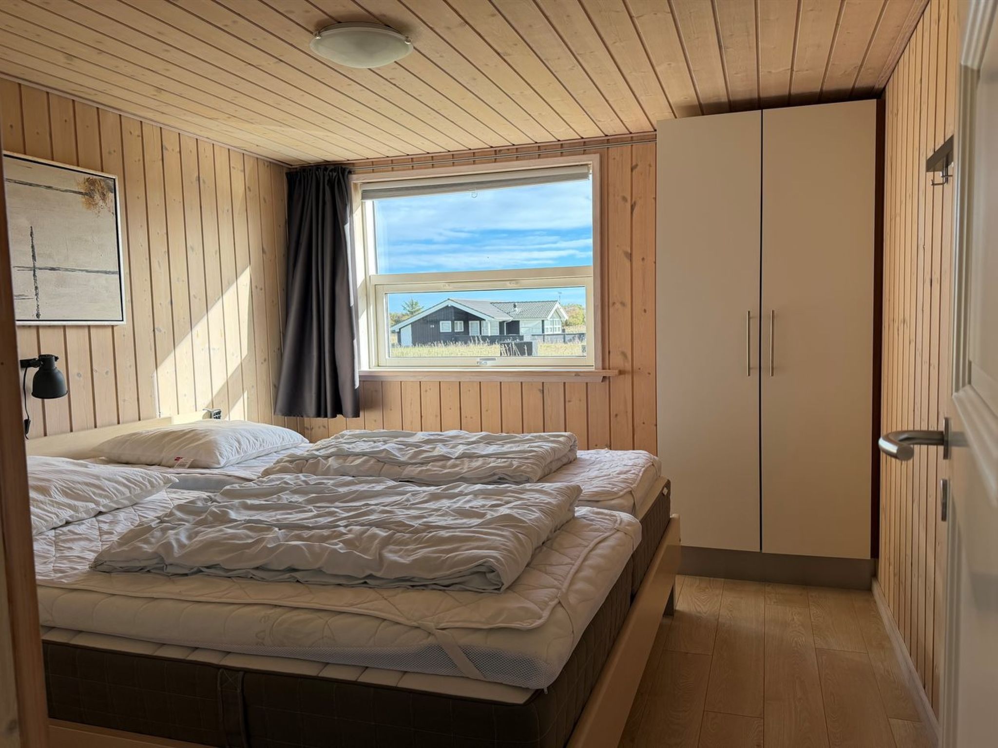 "Sirkka" - 902m from the sea - Binnen