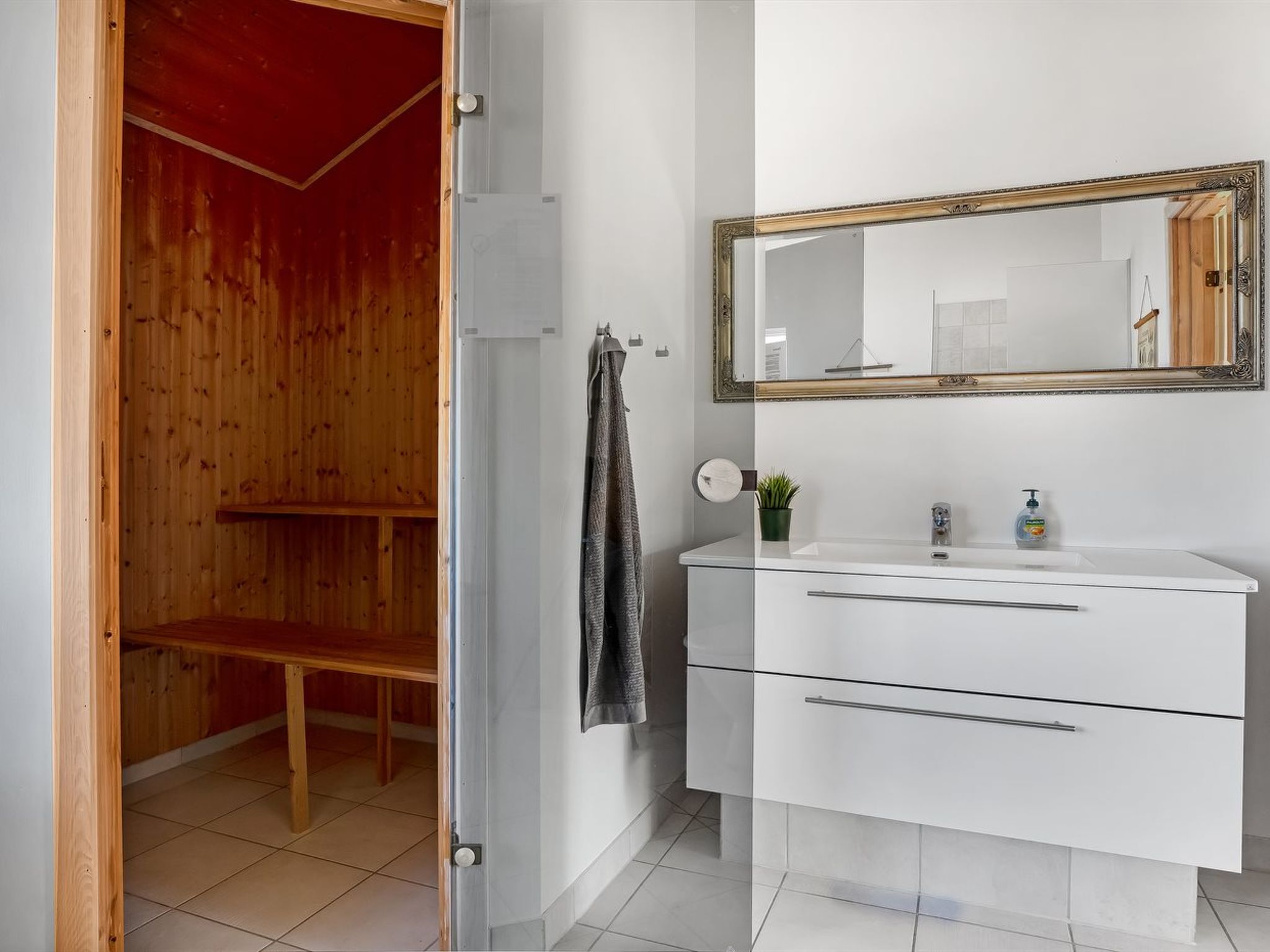 "Sirkka" - 902m from the sea - Inside