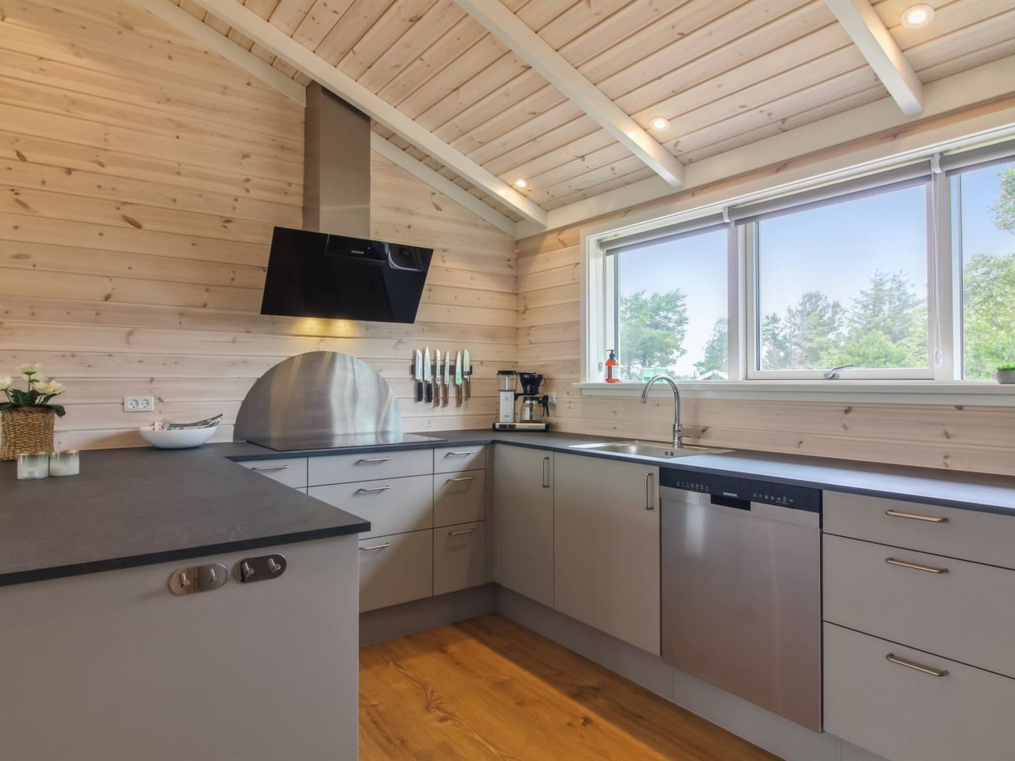 "Heriest" - 1.2km from the sea - Drinnen