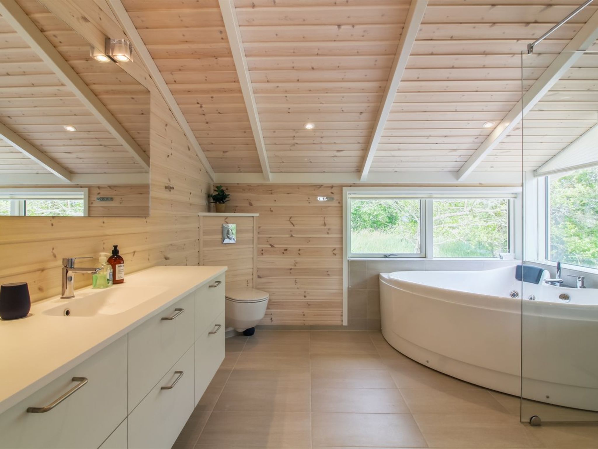 "Heriest" - 1.2km from the sea - Drinnen