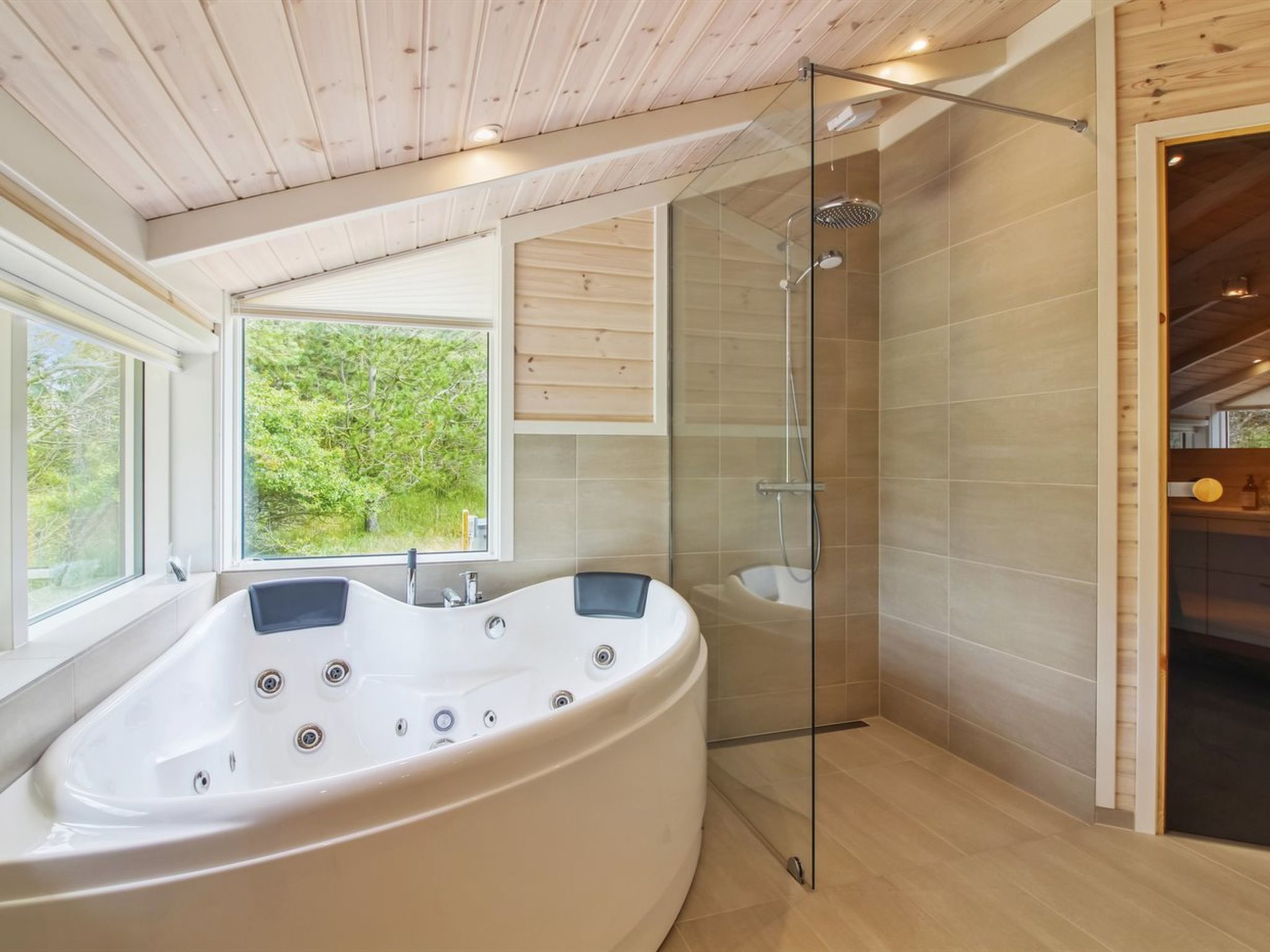 "Heriest" - 1.2km from the sea - Drinnen
